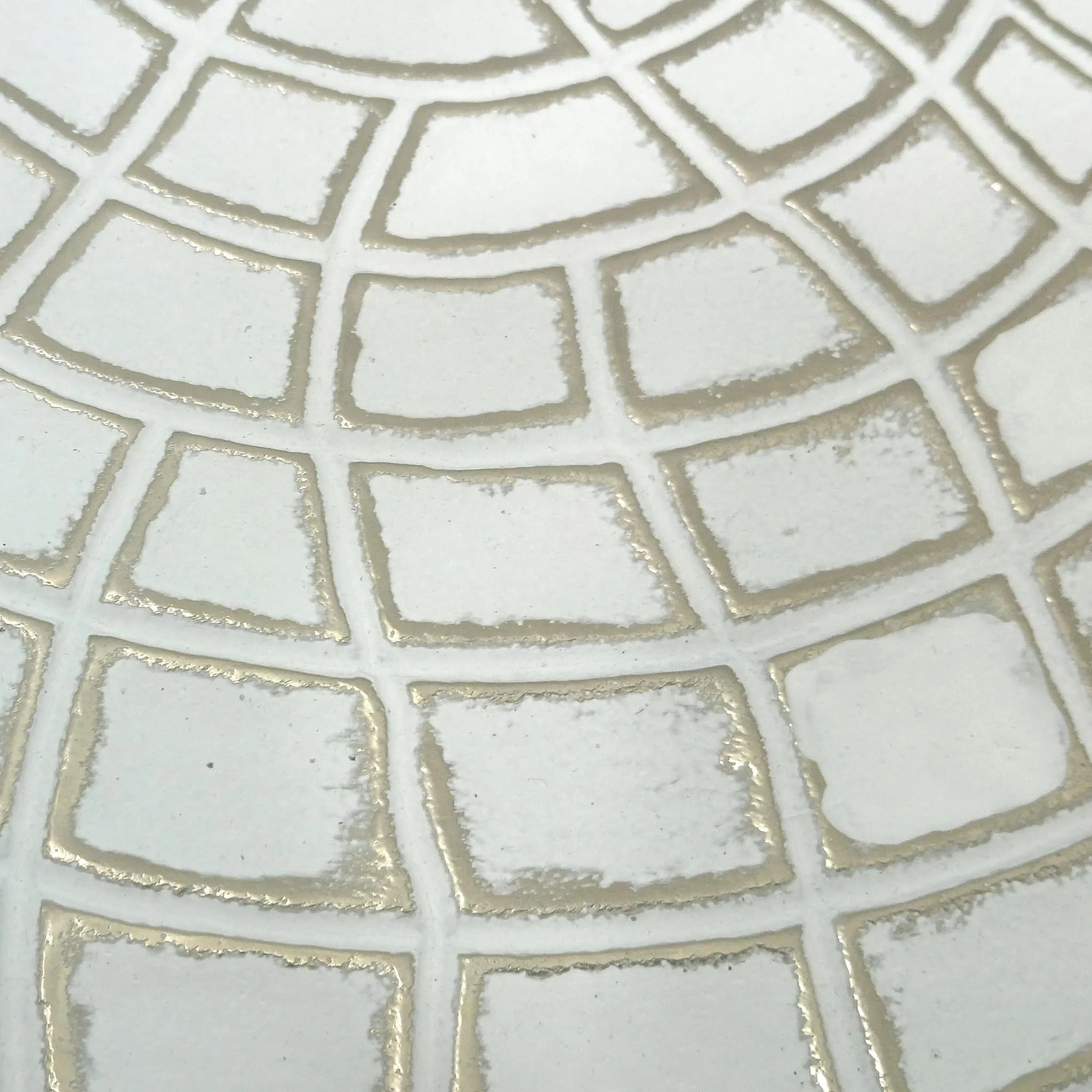 20x16" Seashell Pattern Top Accent Table, White/go - Image 3