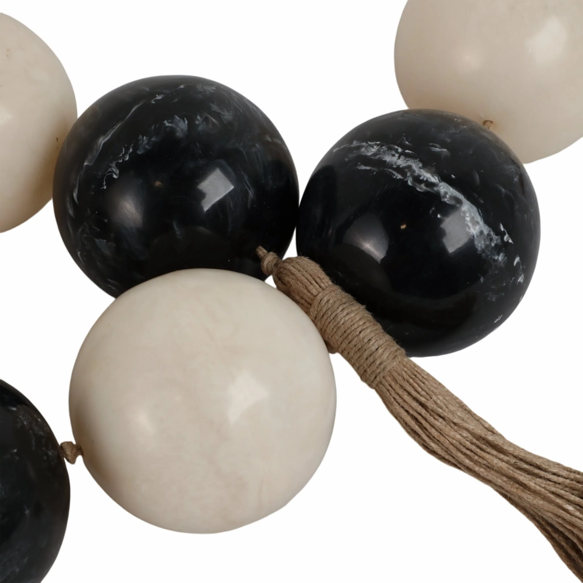 46" Swirled 3" Resin Beaded Garland, White/black - Image 4