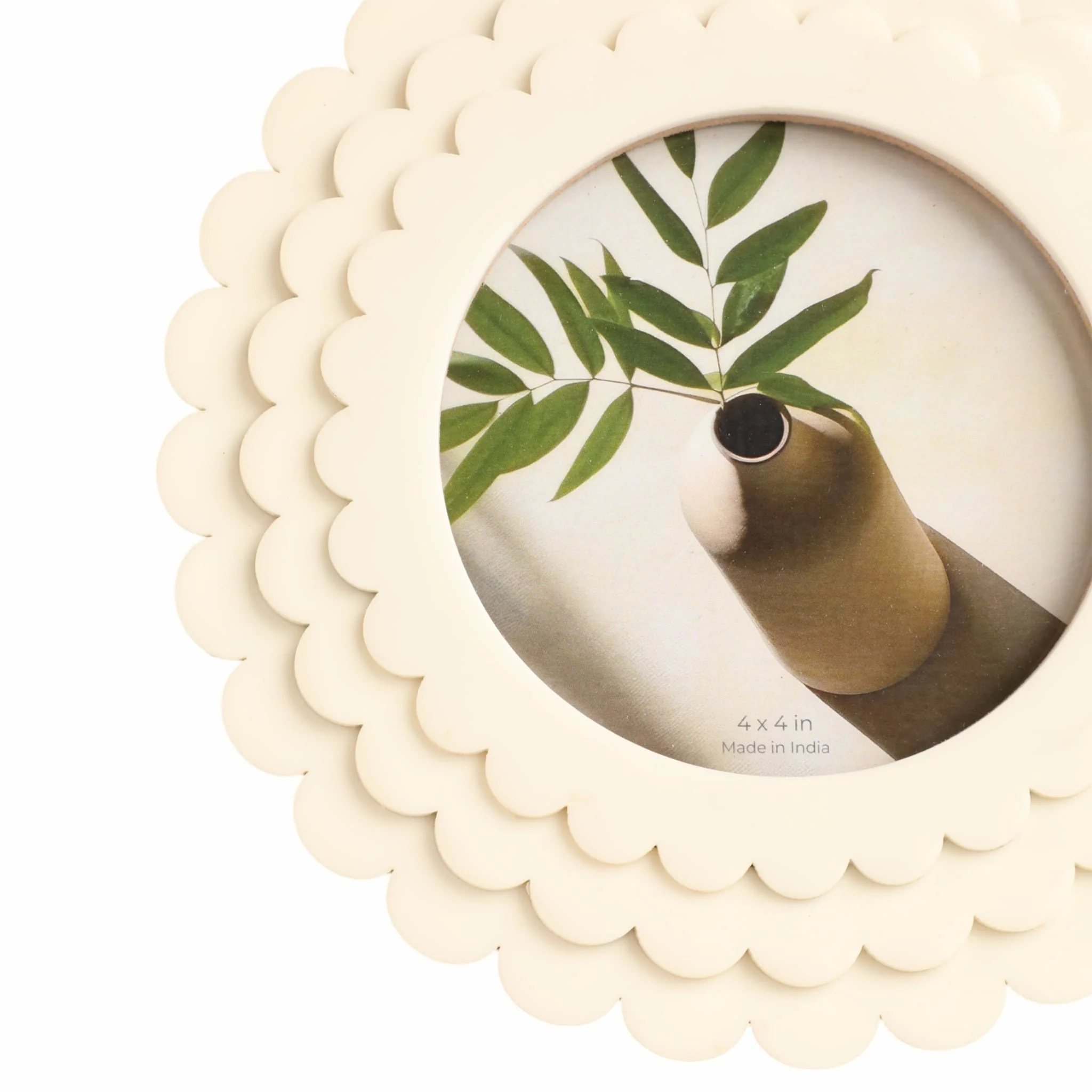 4x4 Round Scalloped Resin Photo Frame, Ivory - Image 5