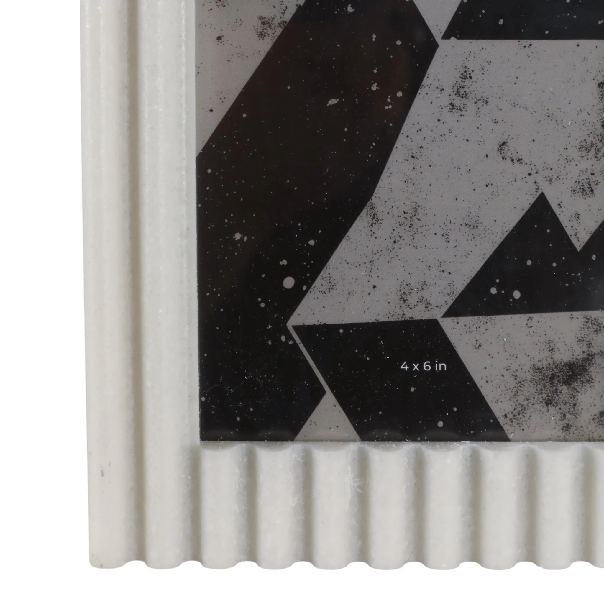 4x6" Ridged Quartz Resin Photo Frame, White - Image 5