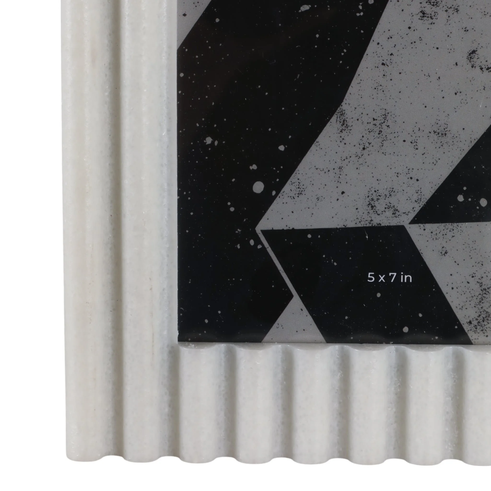 5x7" Ridged Quartz Resin Photo Frame, White - Image 5