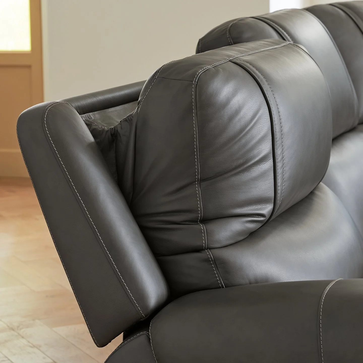 5Z - Pittson Power Reclining Sectional - Image 24