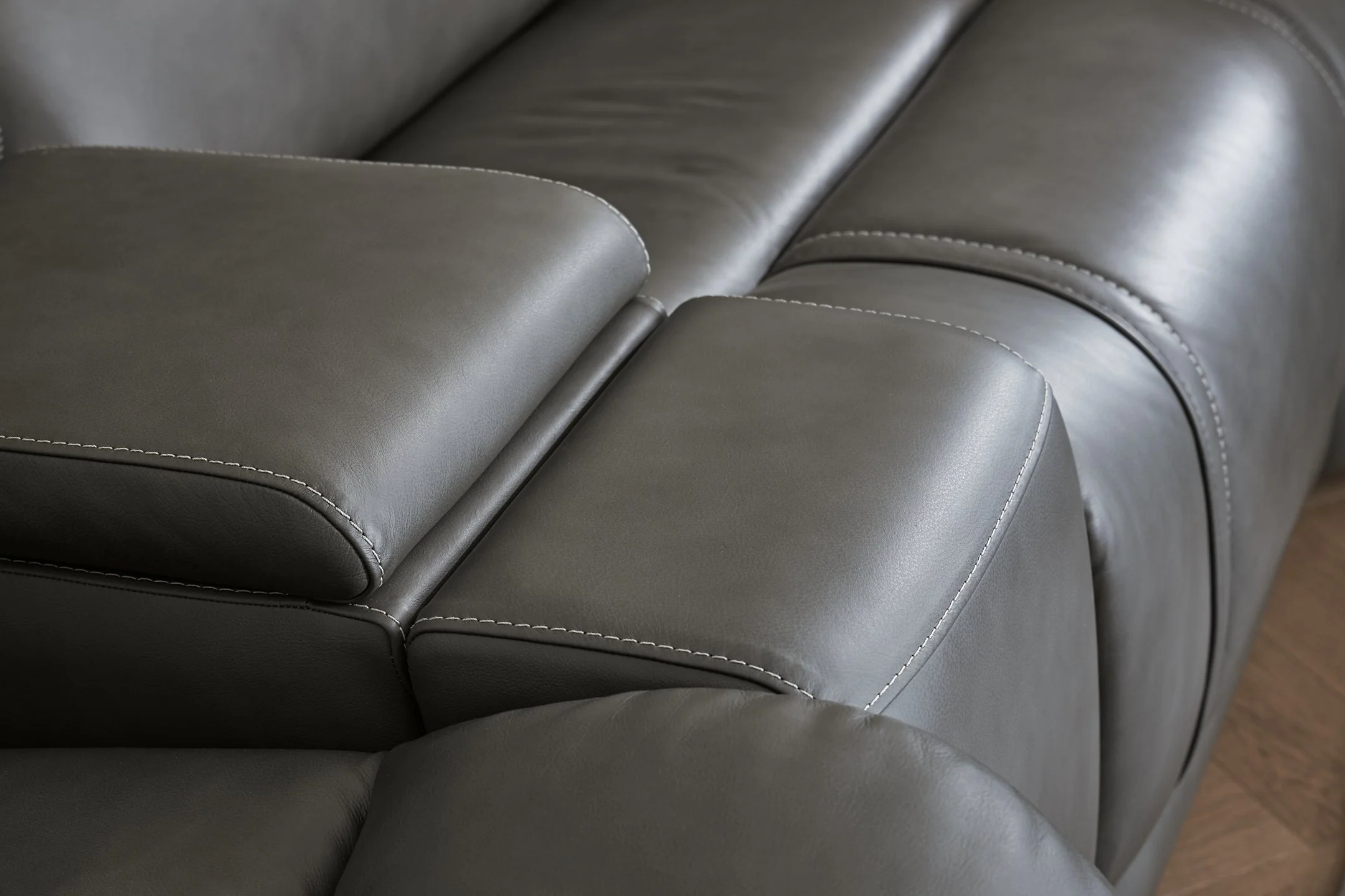 5Z - Pittson Power Reclining Sectional Loveseat with Console - Image 21