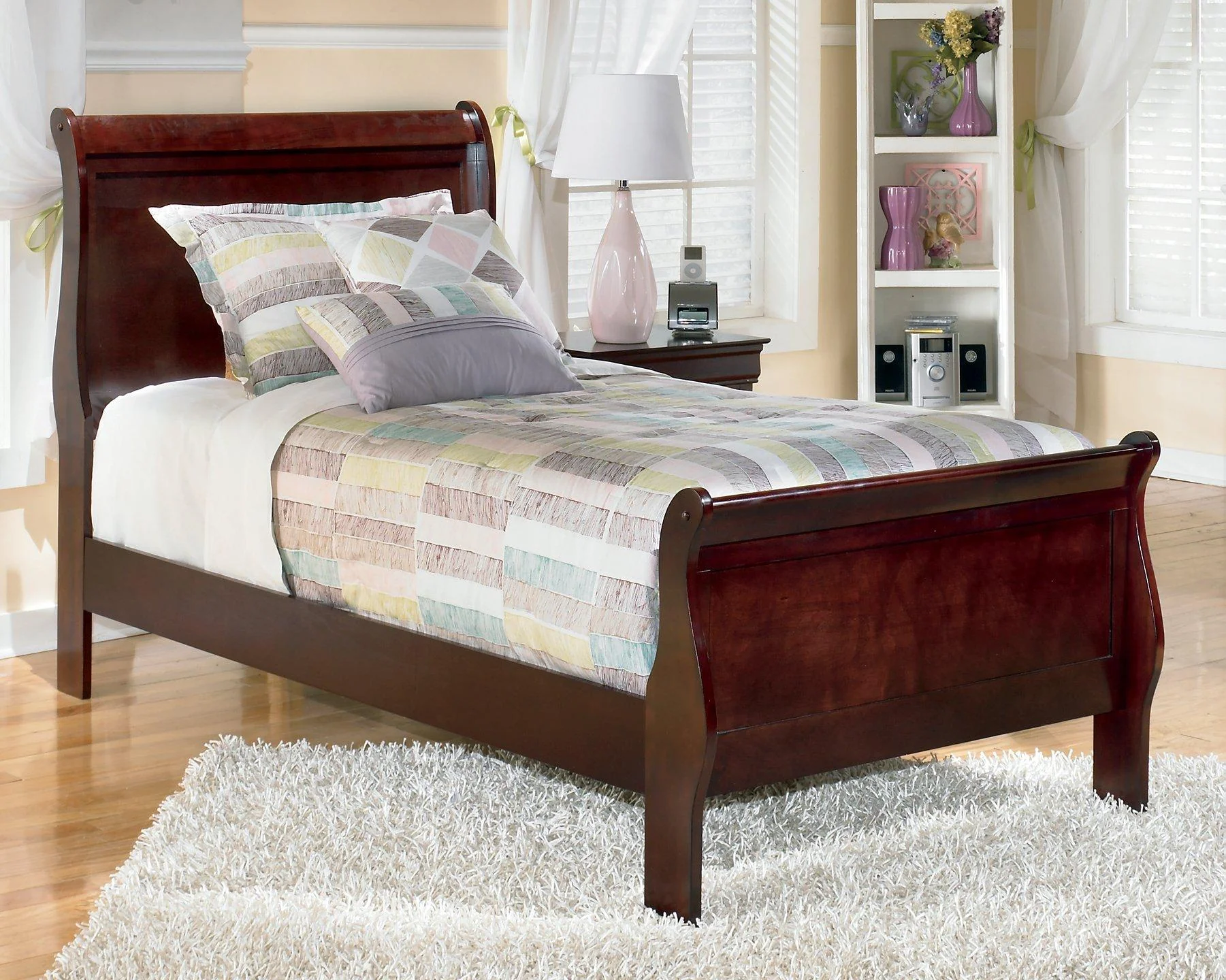Alisdair Bedroom Set - Image 23