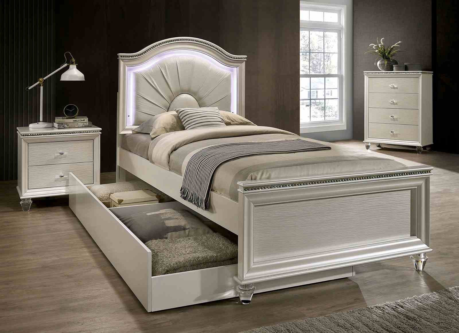 Allie 4 Pc. Full Bedroom Set w/ Trundle - Image 2