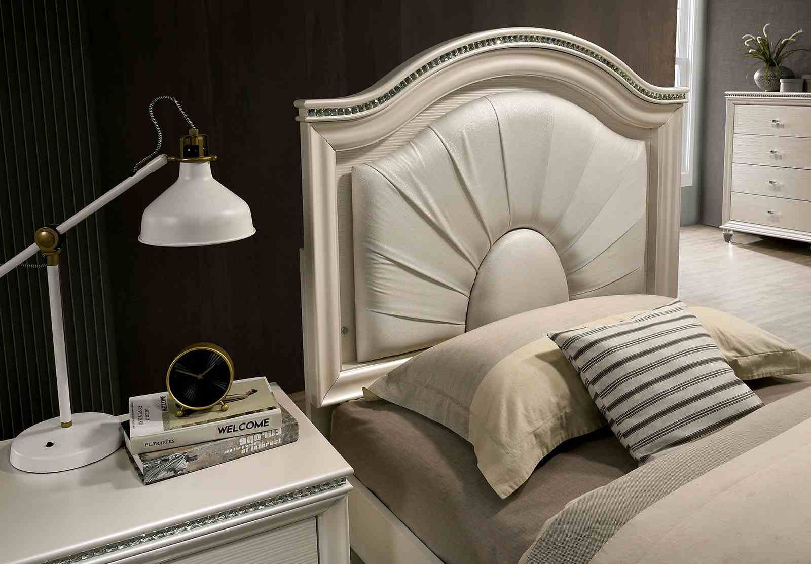 Allie 4 Pc. Twin Bedroom Set w/ Trundle - Image 4