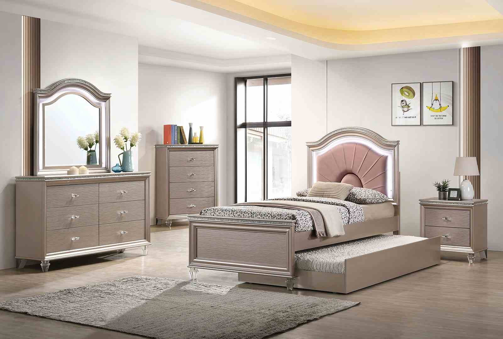 Allie Dresser, Rose Gold - Image 2