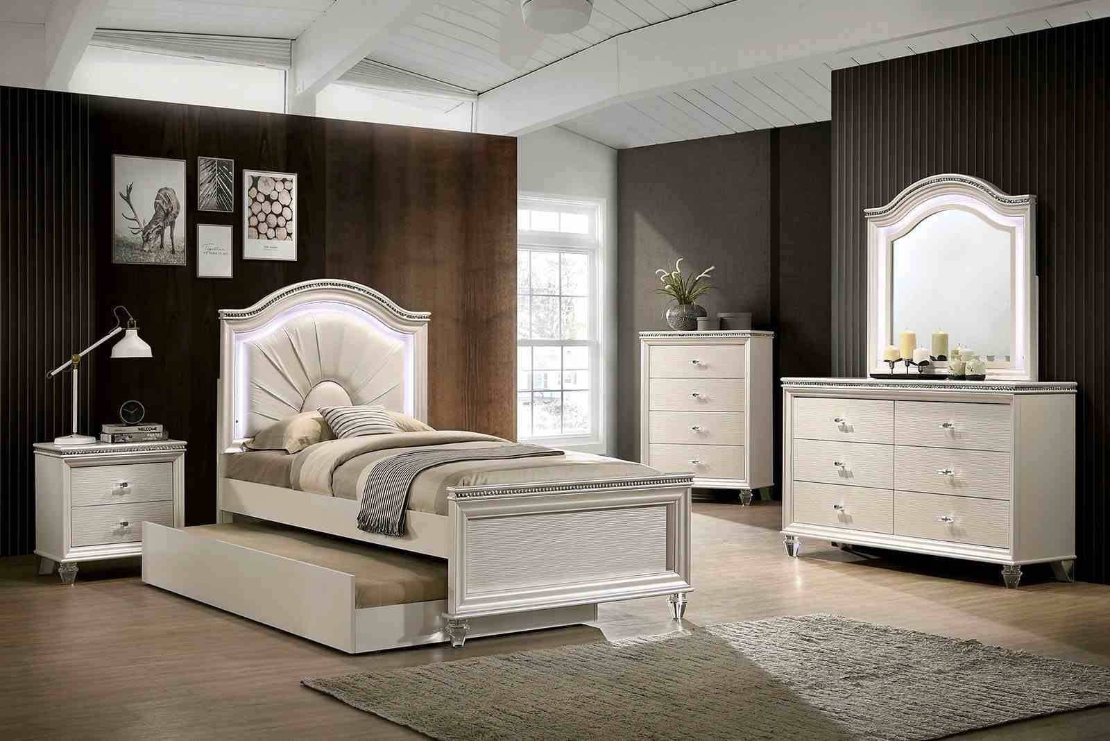 Allie Full Bed, Pearl White - Image 2