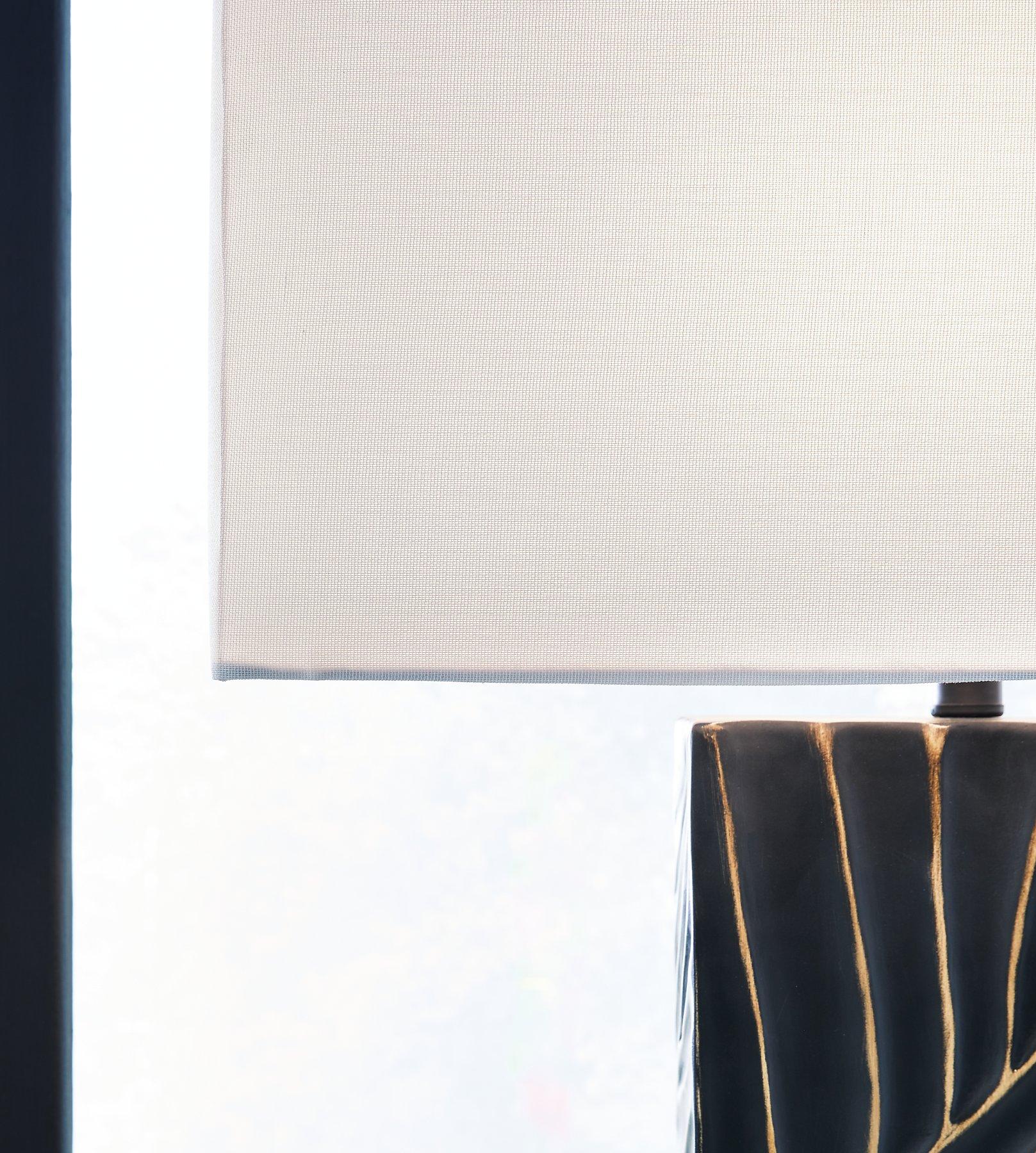 Bartlen Lamp Set - Image 7