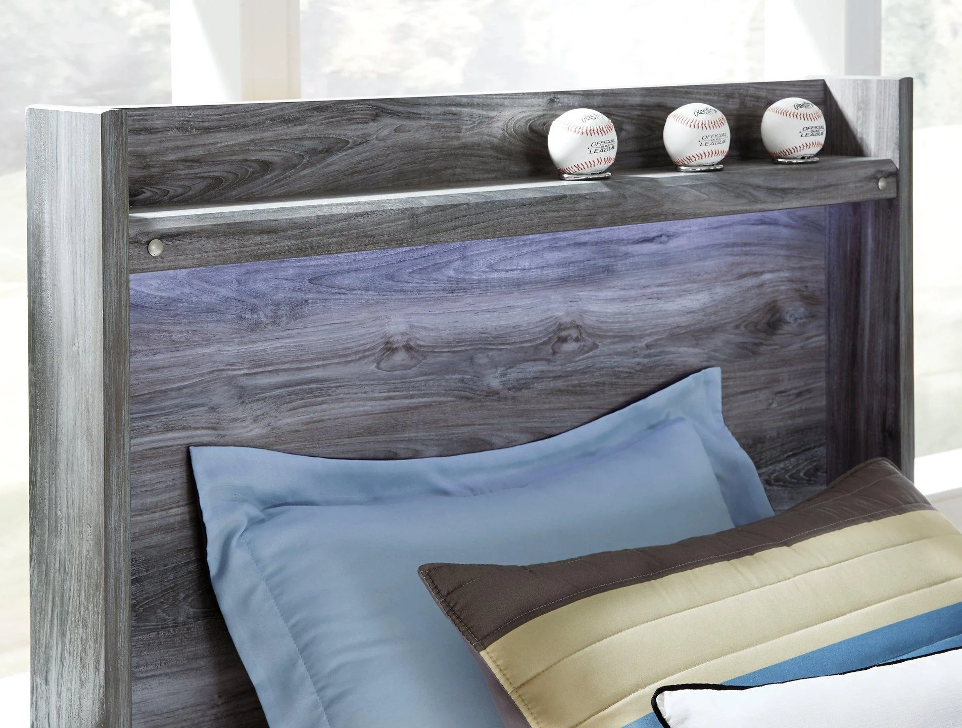 Baystorm Storage Bed - Image 32
