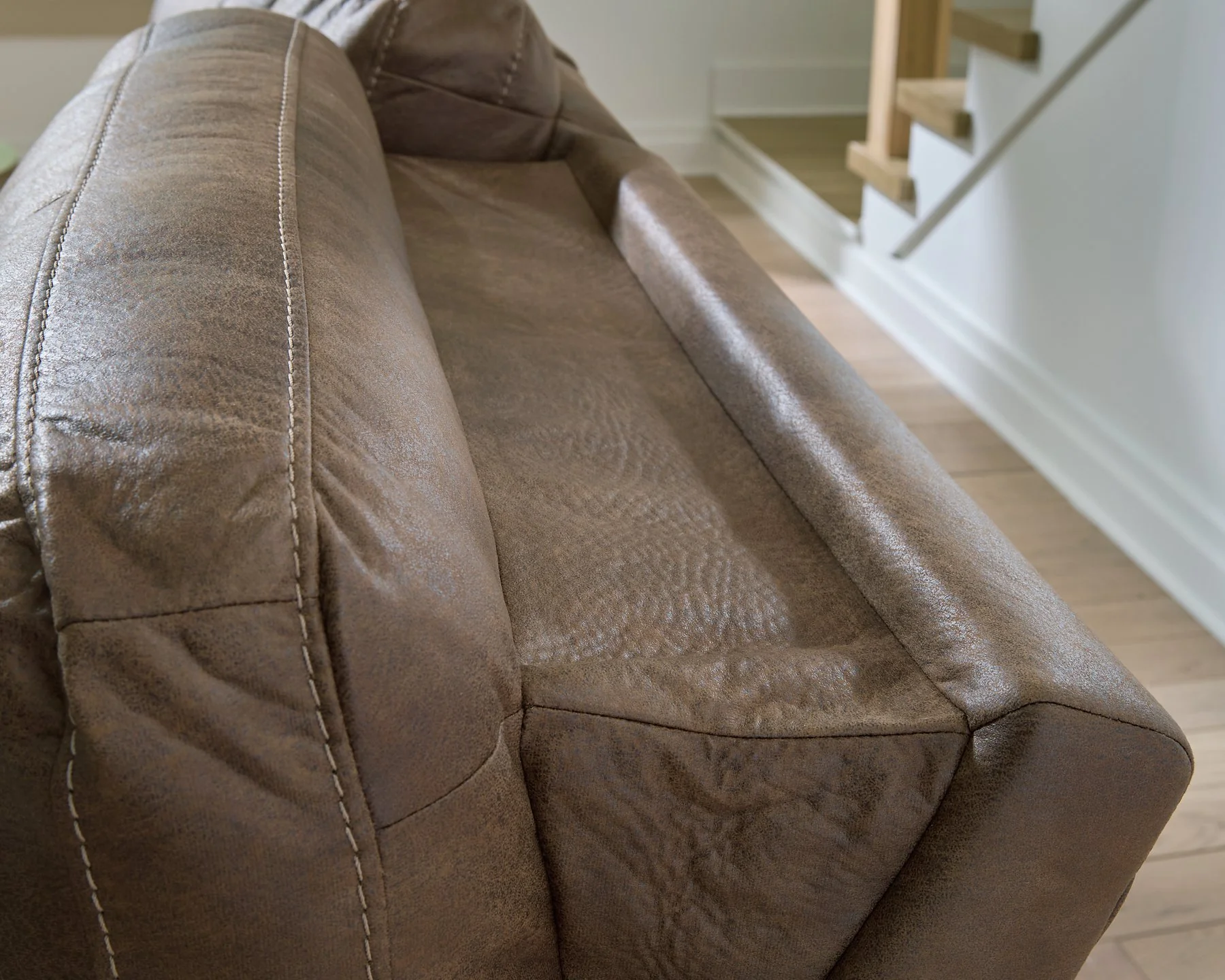 Beckley Place Power Reclining Sofa - Image 9