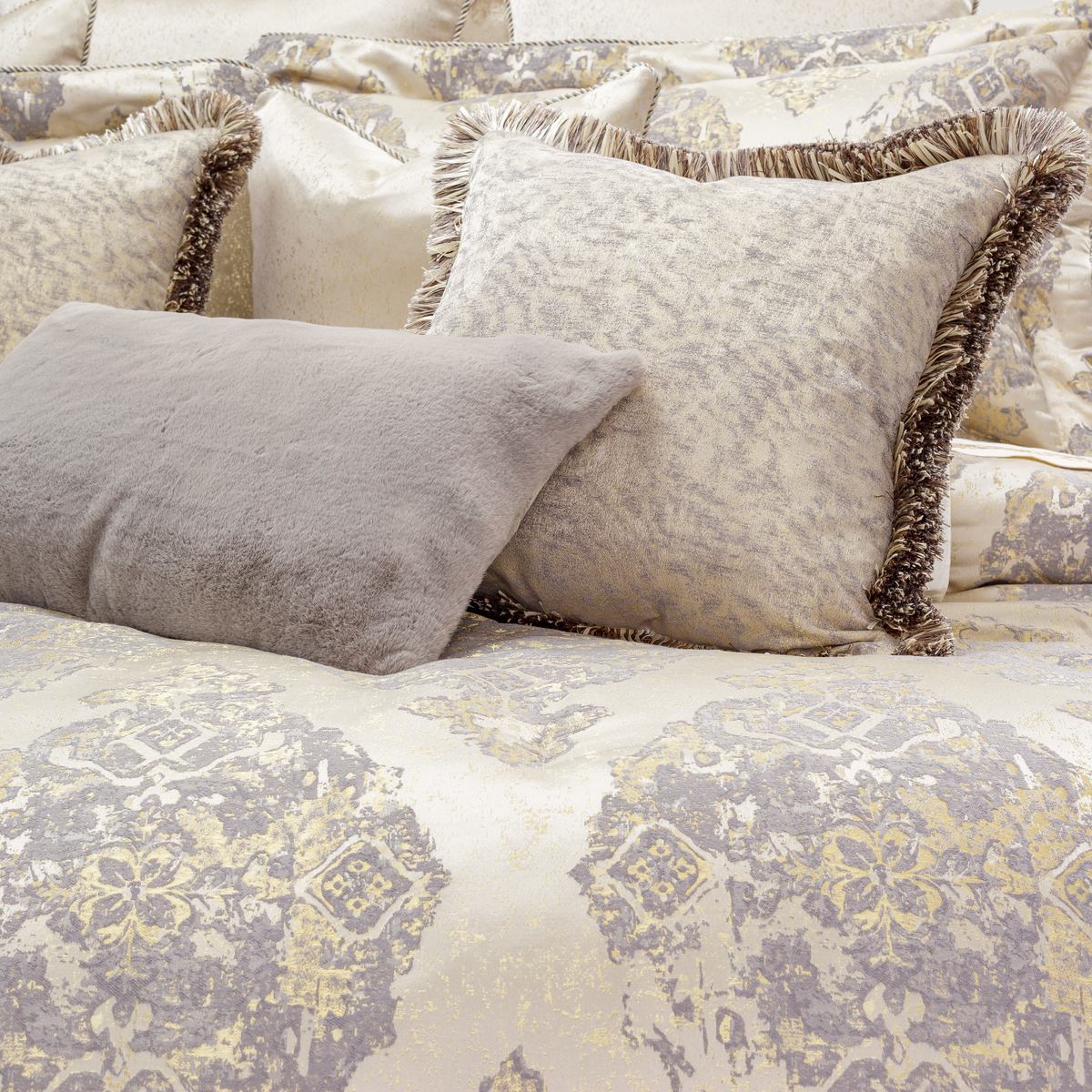 Bennett 10-Piece King Comforter Set - Champagne - Image 6