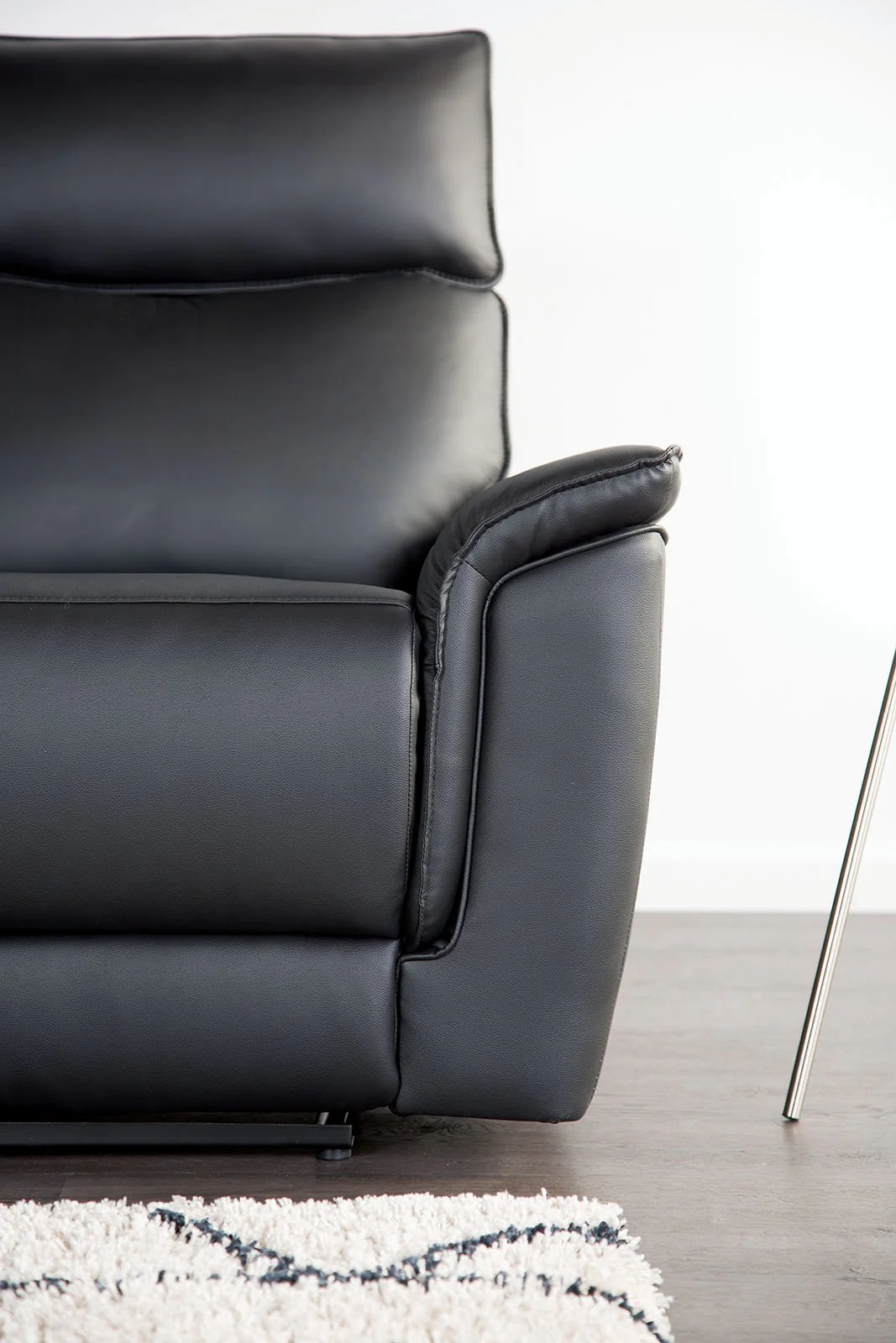 Bienne Sofa, Black - Image 7