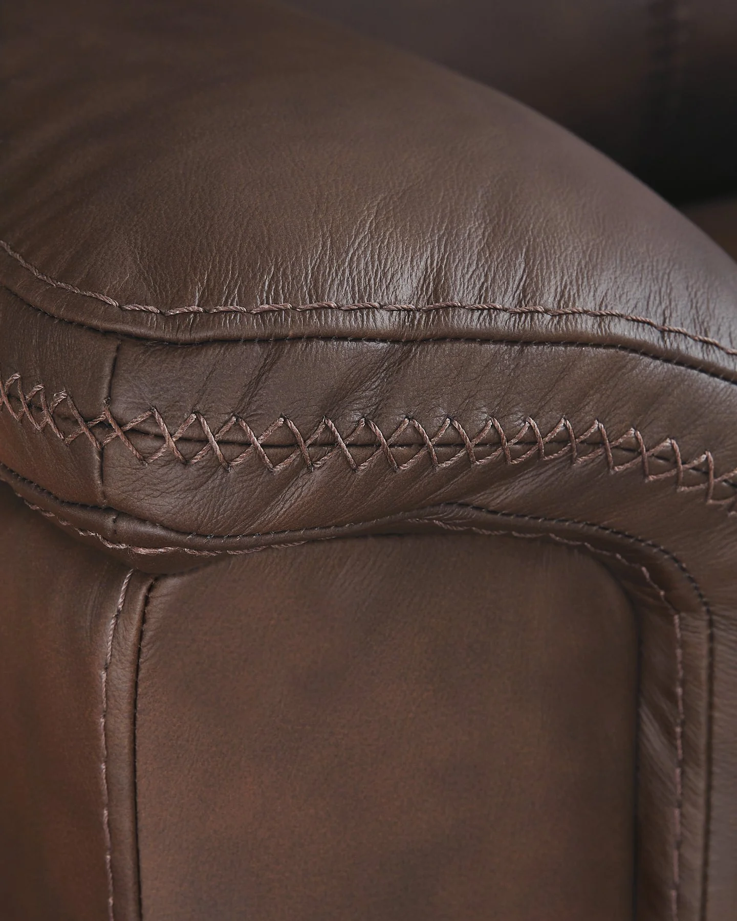 Bleckley Power Reclining Loveseat with Console - Image 12