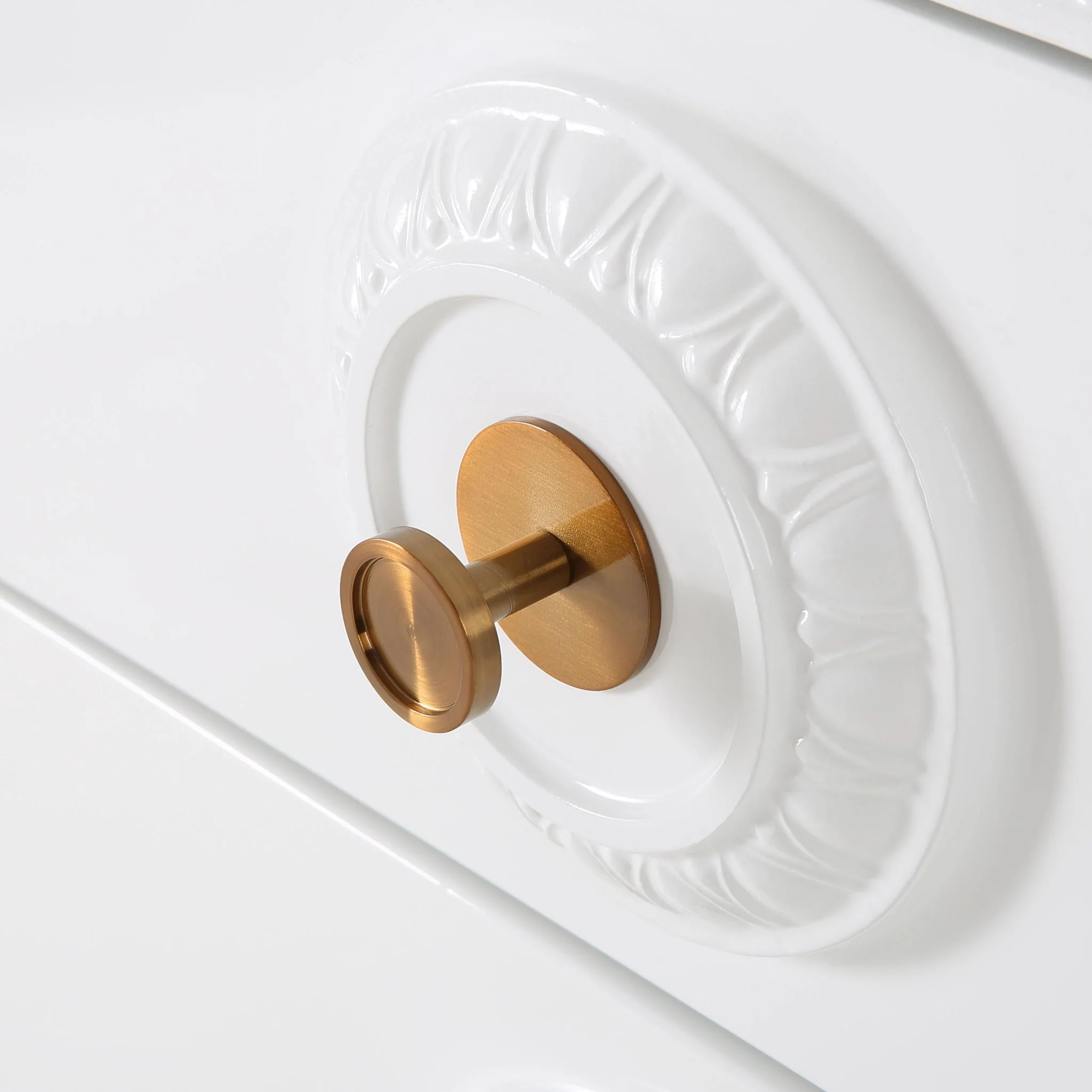 Bovey White Lacquer Side Table - Image 7