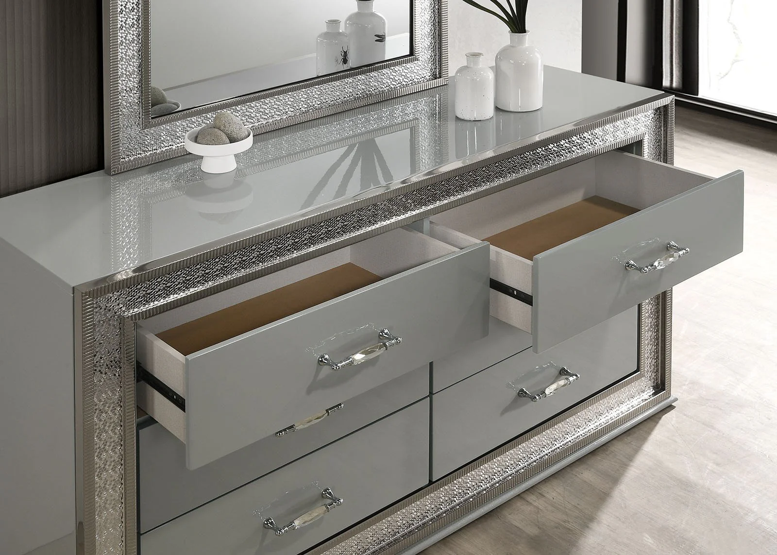 Cassiopeia 5 Pc. Queen Bedroom Set w/ Chest - Image 6