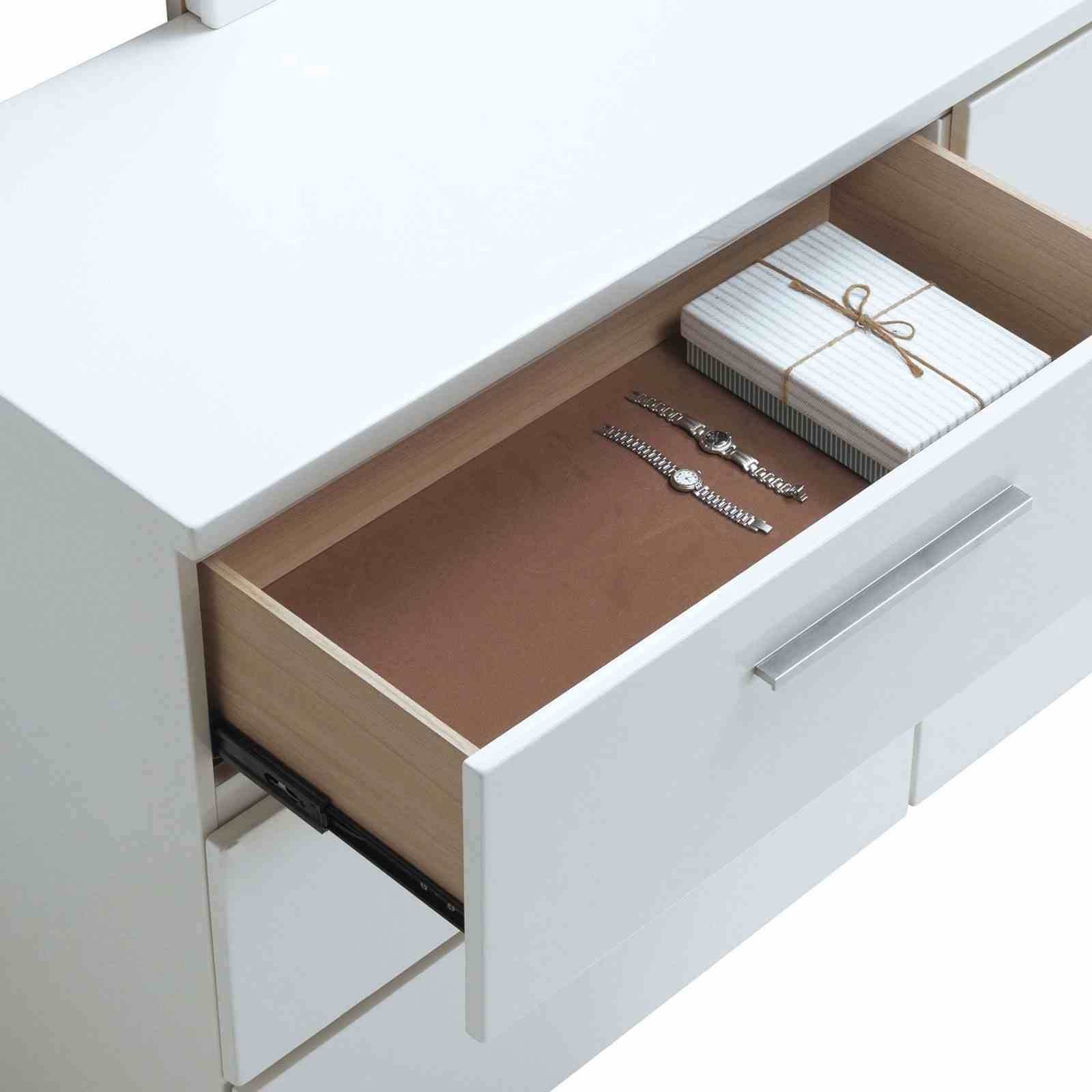 Christie Dresser - Image 4