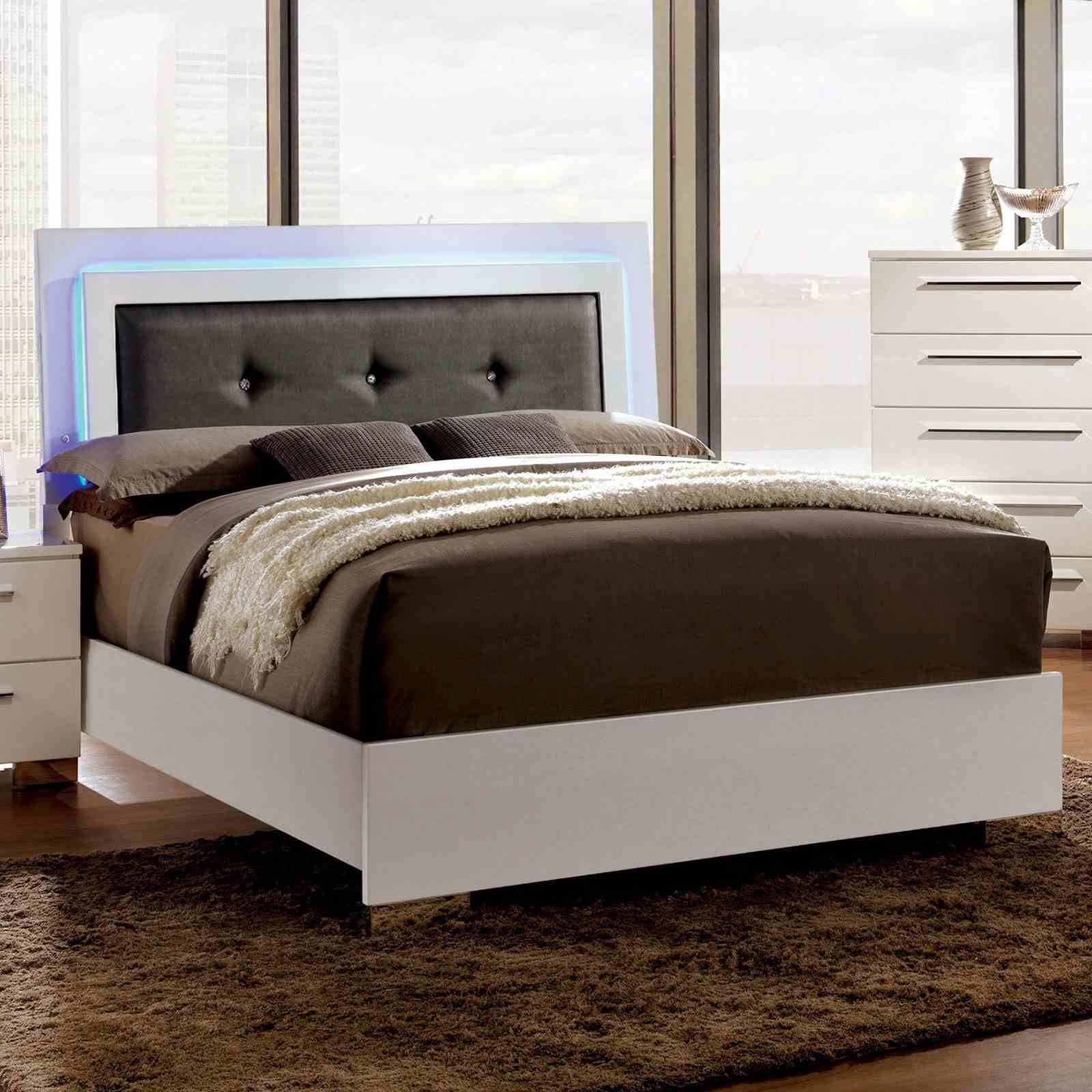 Clementine 5 Pc. Queen Bedroom Set w/ 2NS - Image 2