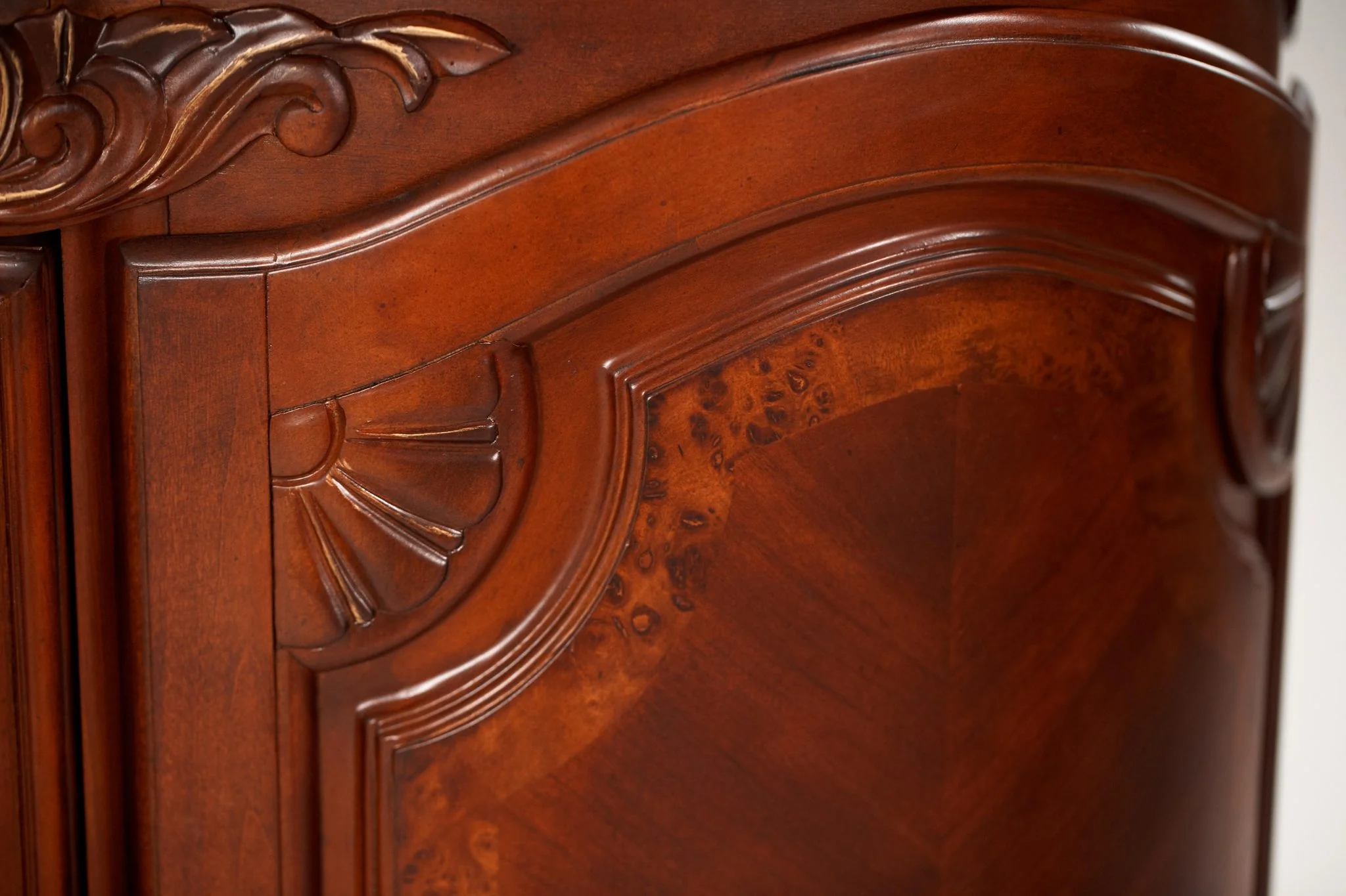 Cortina Dresser - Honey Walnut - Image 11