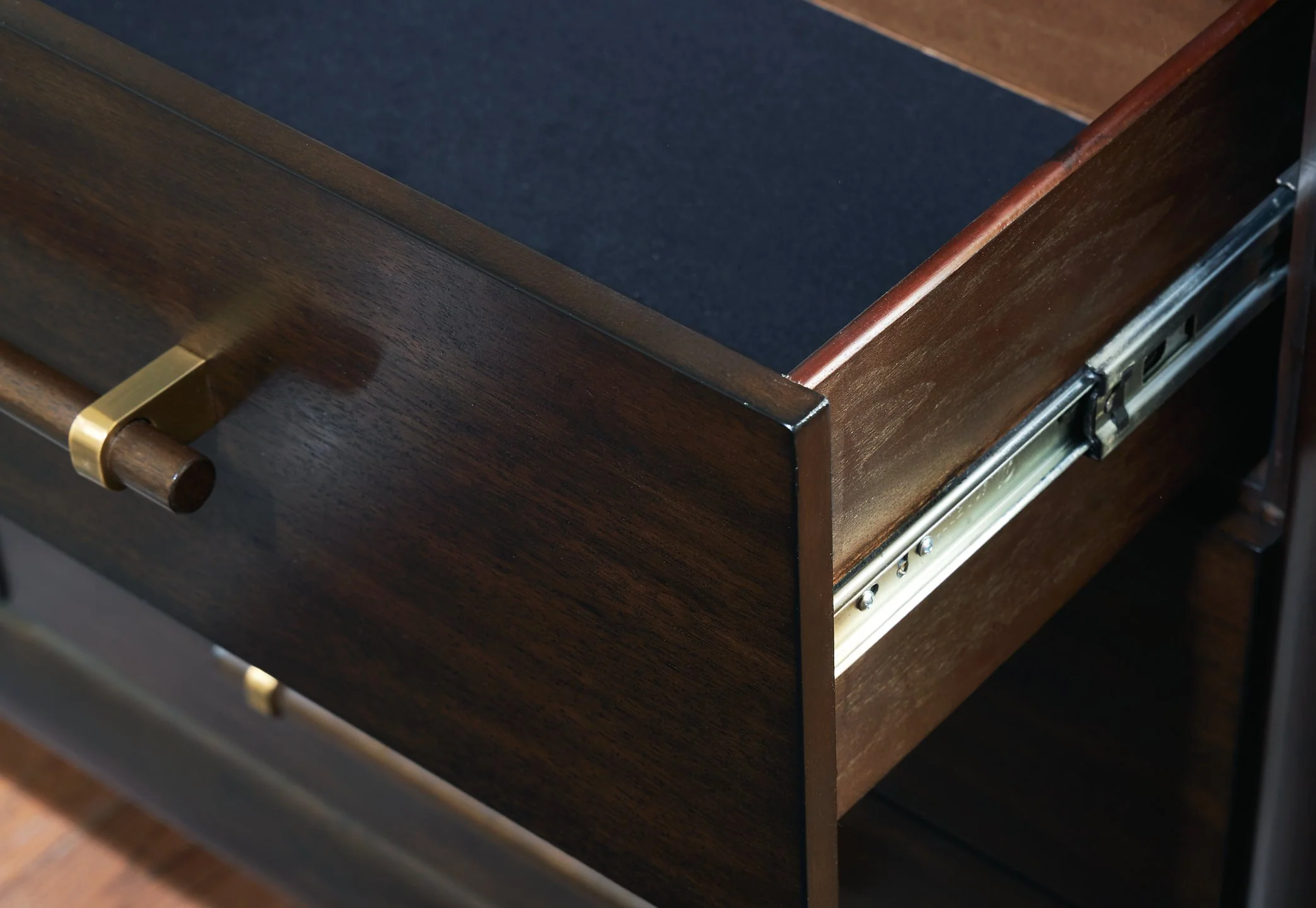 Dantenton Dresser - Image 7