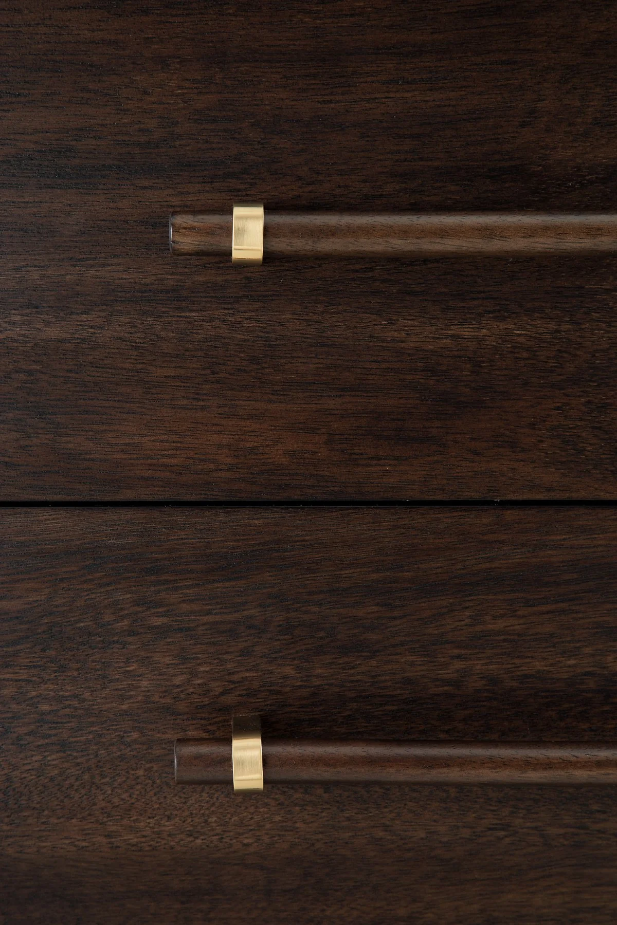 Dantenton Dresser and Mirror - Image 9