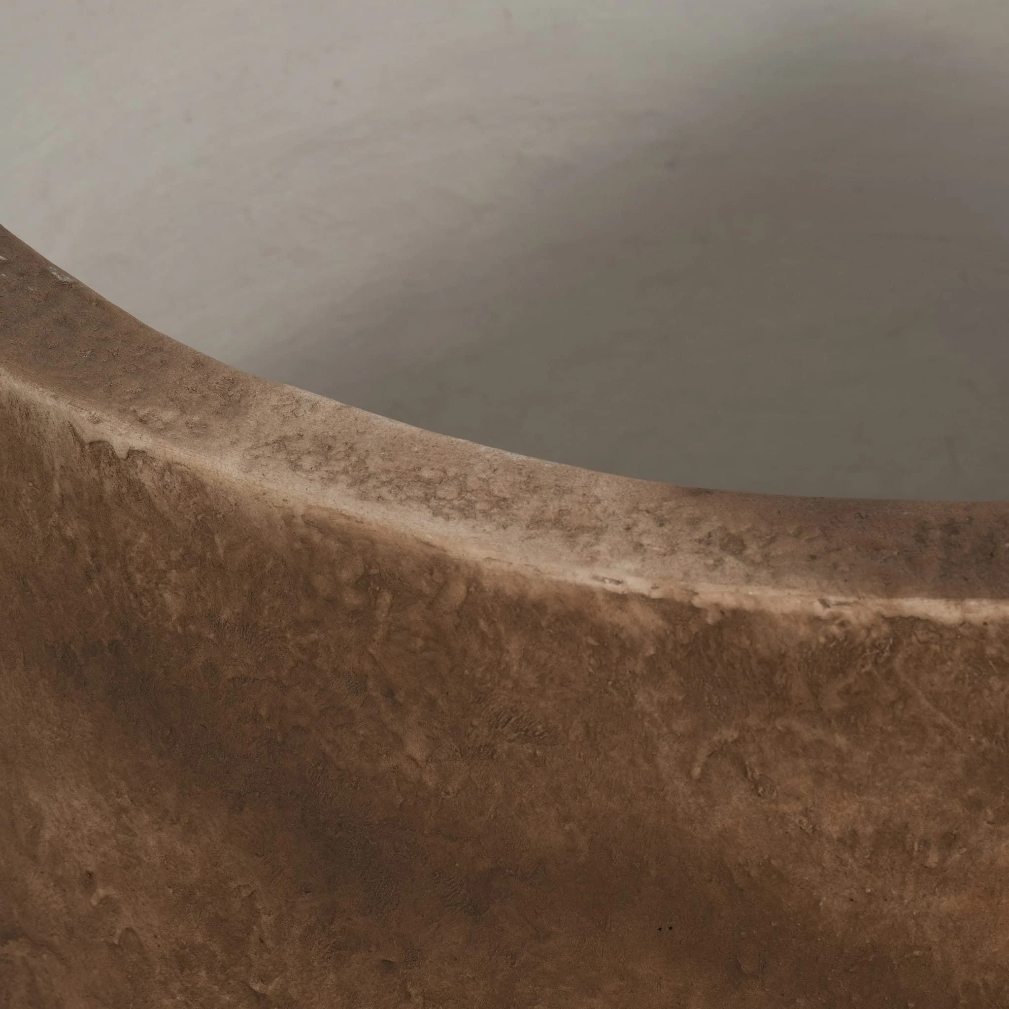 Ec Resin, 24"d Round Planter, Brown - Image 4