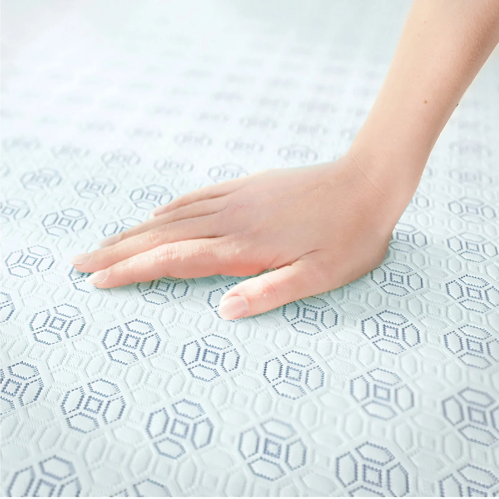 Edelweiss 8" Queen Memory Foam Mattress - Image 3