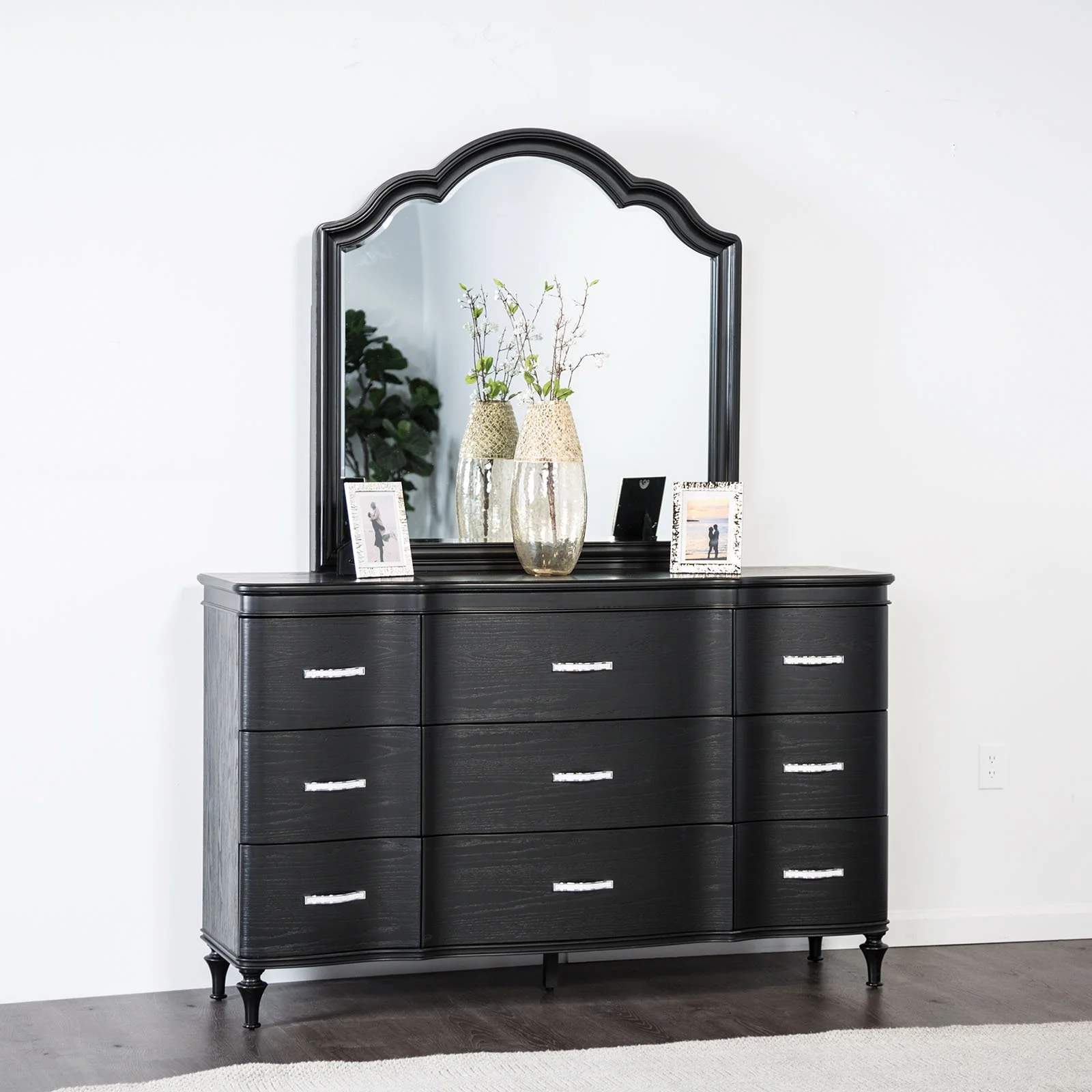 Eleanora 5 Pc. Queen Bedroom Set w/ 2NS - Image 5