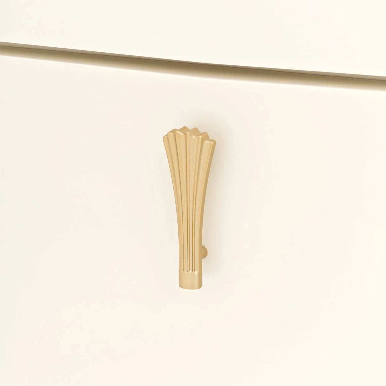Fantosini Display Cabinet - Creamy Pearl - Image 9