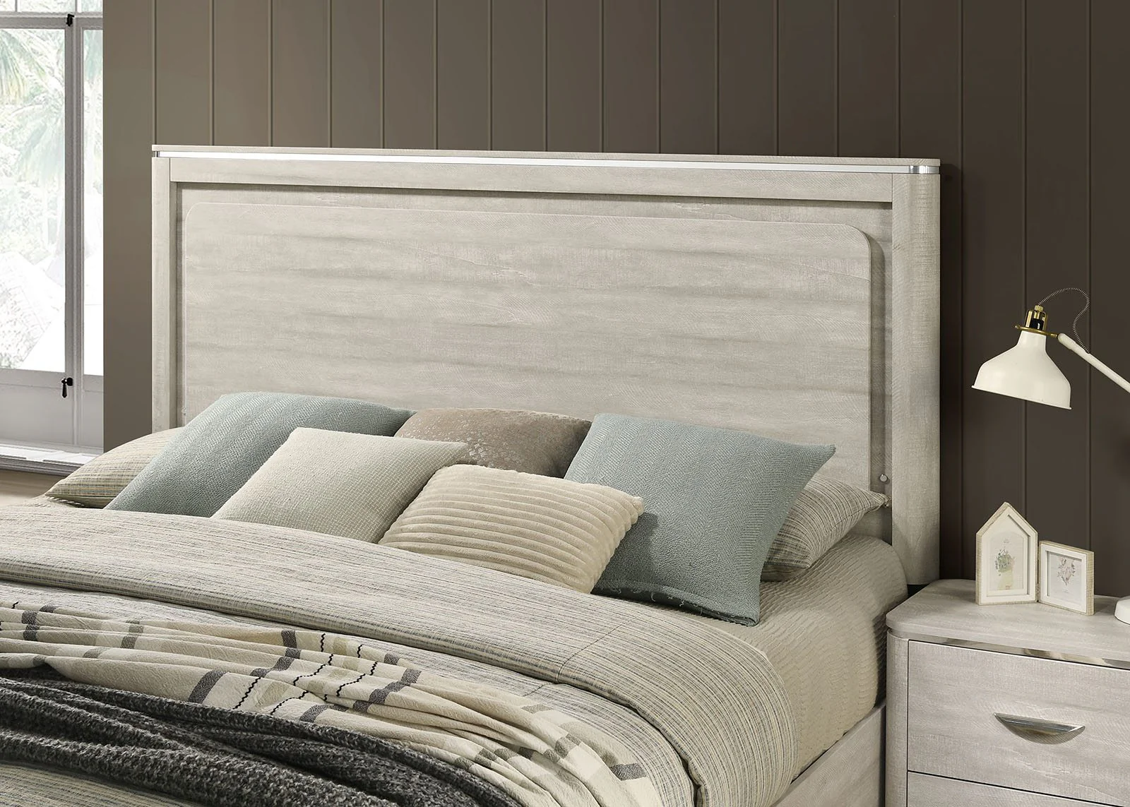 Farsund E.King Bed - Image 2
