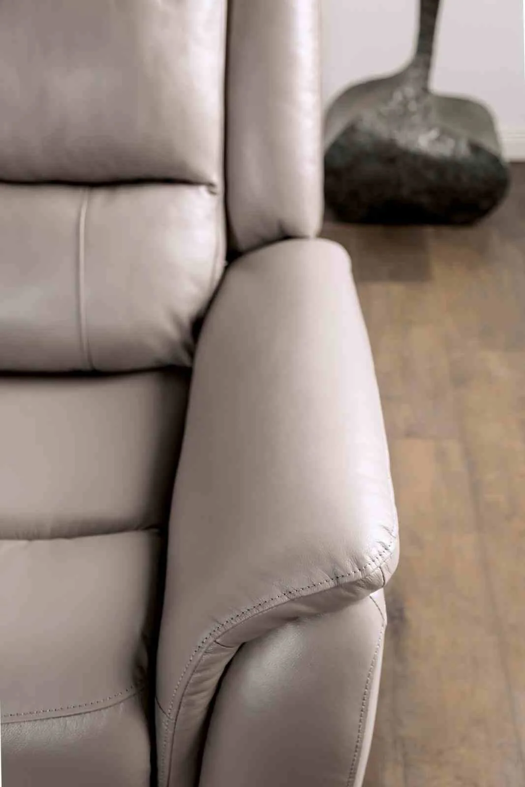 Gorgius Power Loveseat, Light Gray - Image 6