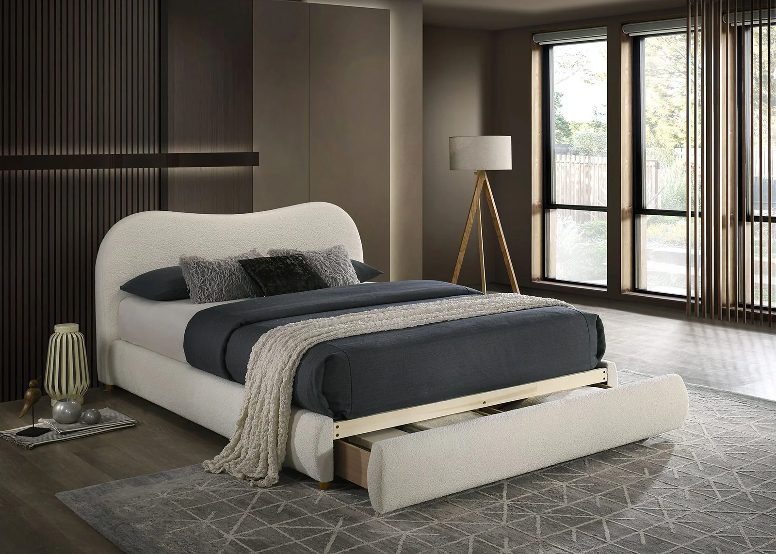 Grimsby E.King Bed, White Boucle - Image 2