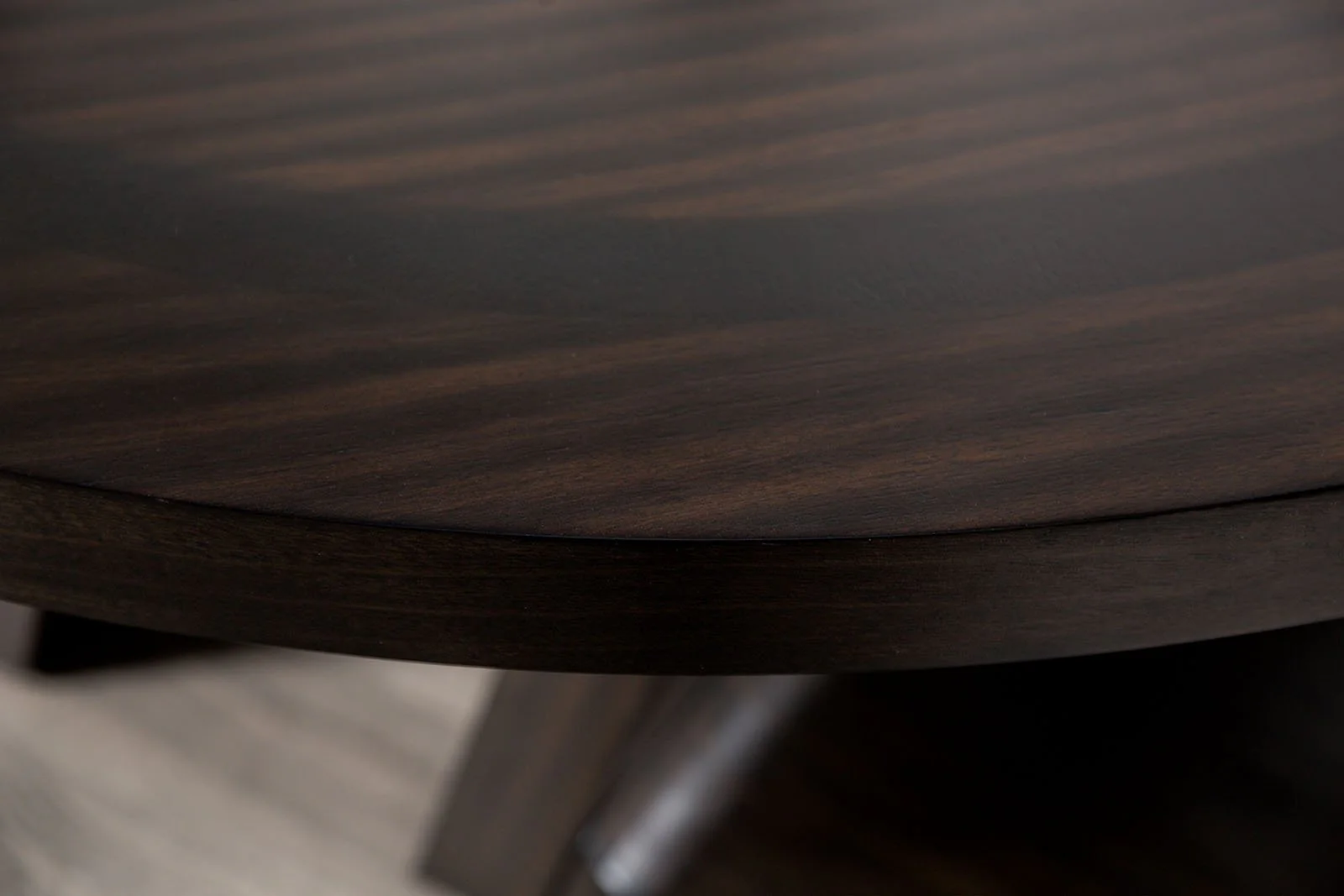 Holsworthy 5 Pc. Round Dining Set - Image 3