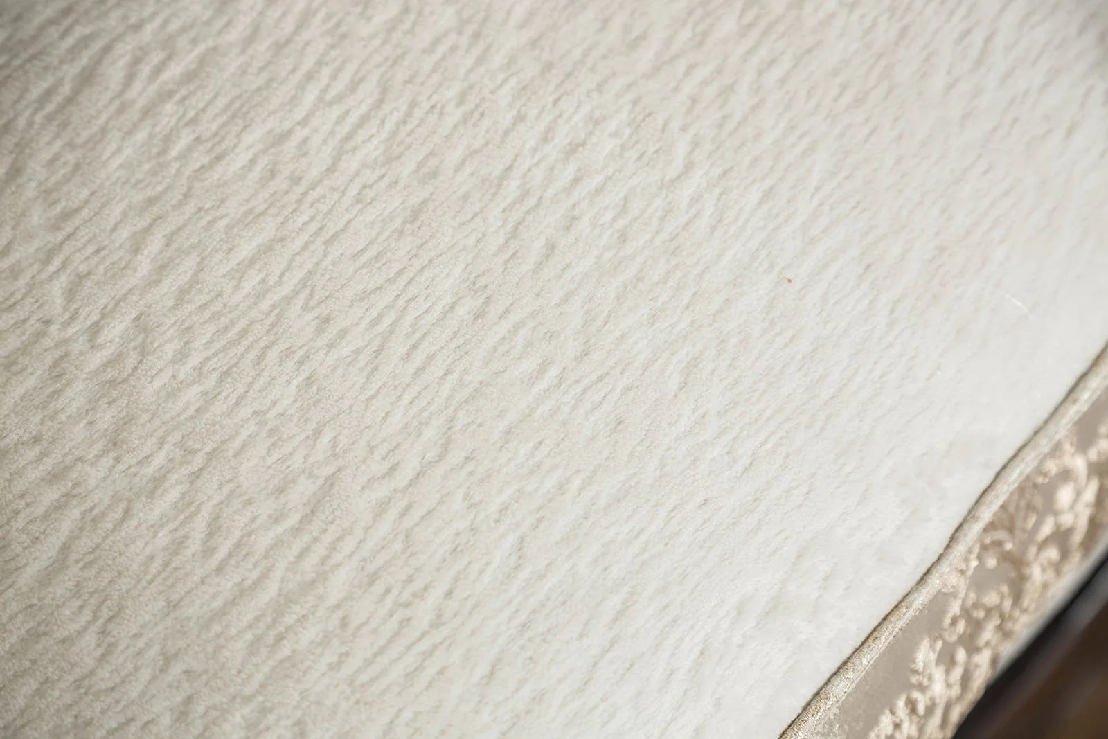 Huelva Sofa, Beige/Dark Cherry - Image 3