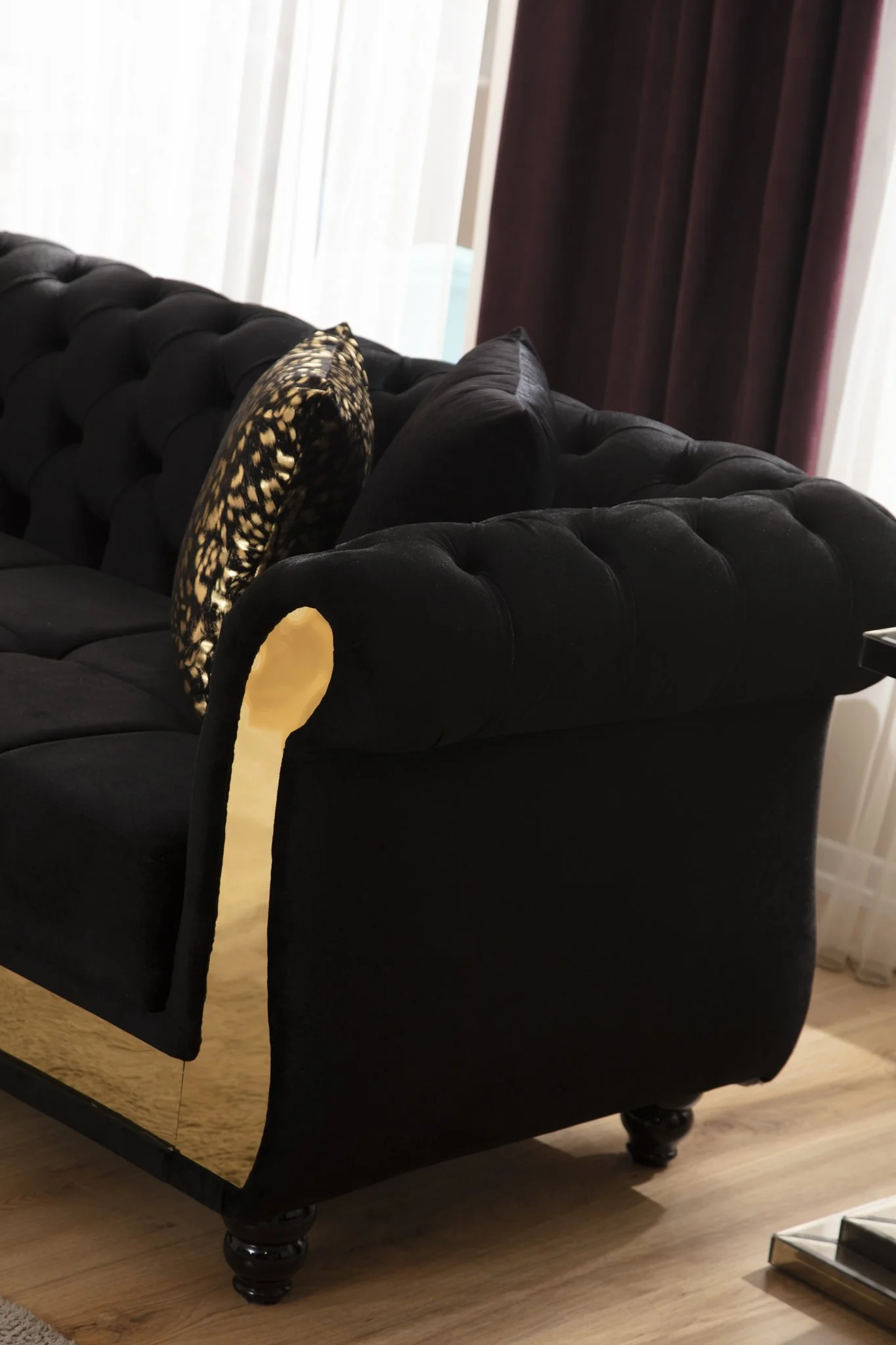Julia Sectional Black - Image 6