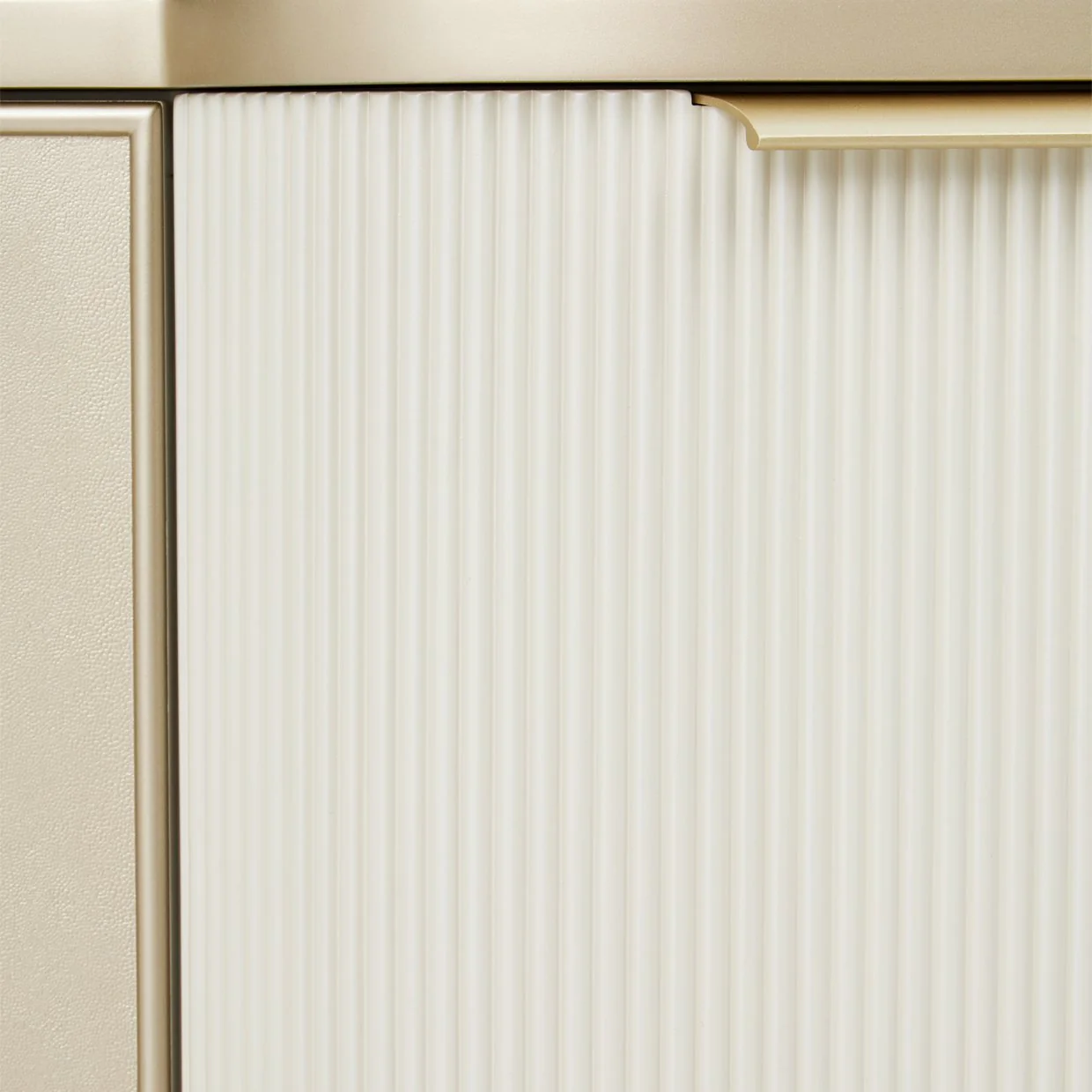 La Marisia Media Cabinet - Creamy Pearl - Image 13