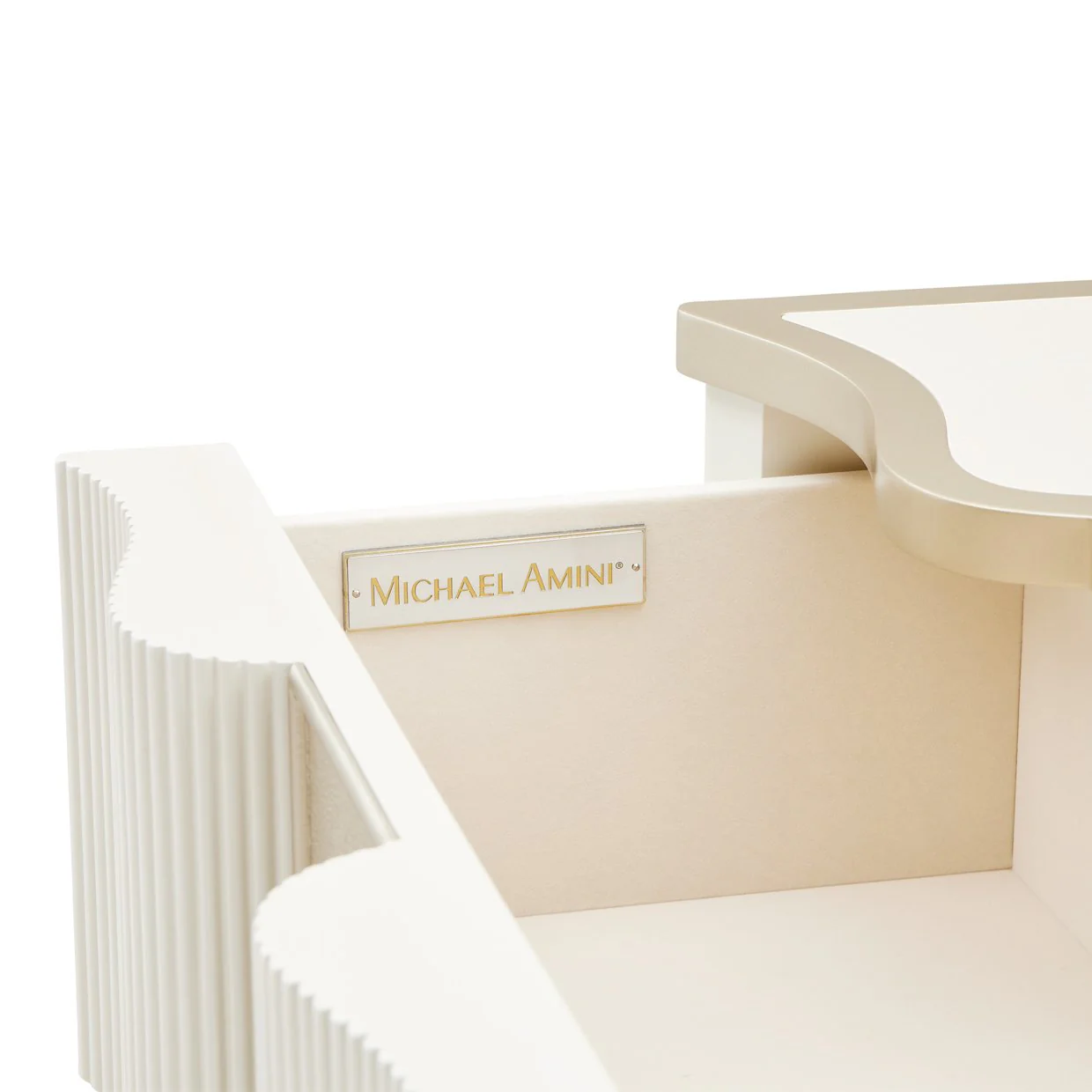 La Marisia Nightstand - Creamy Pearl - Image 5