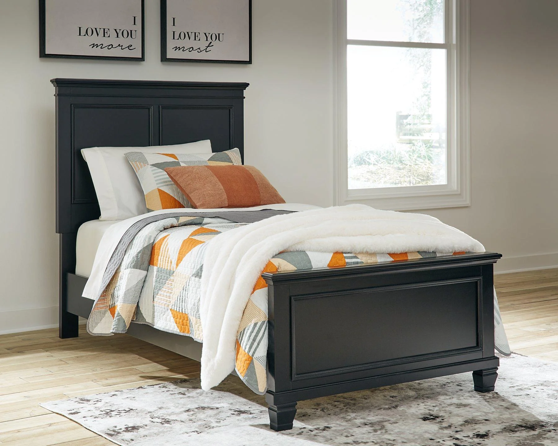 Lanolee Bedroom Set - Image 16