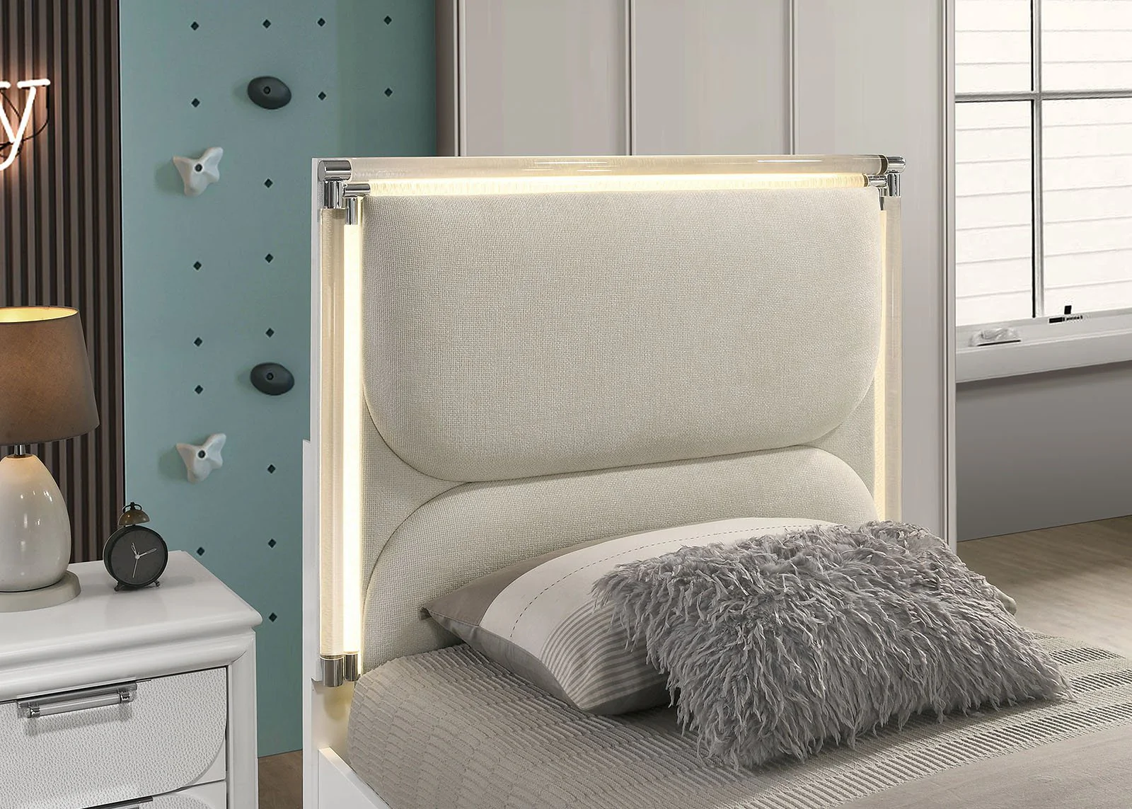 Lareina Full Bed w/ Trundle, Pearl White - Image 4
