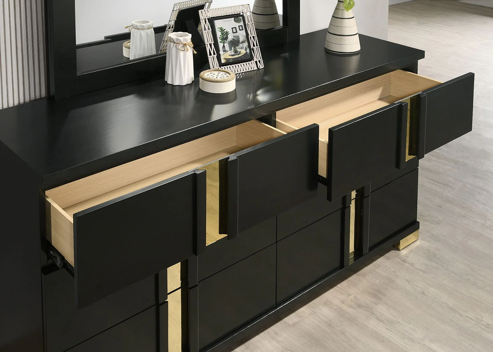 Lillestrom 5 Pc. Queen Bedroom Set w/ 2NS - Image 6