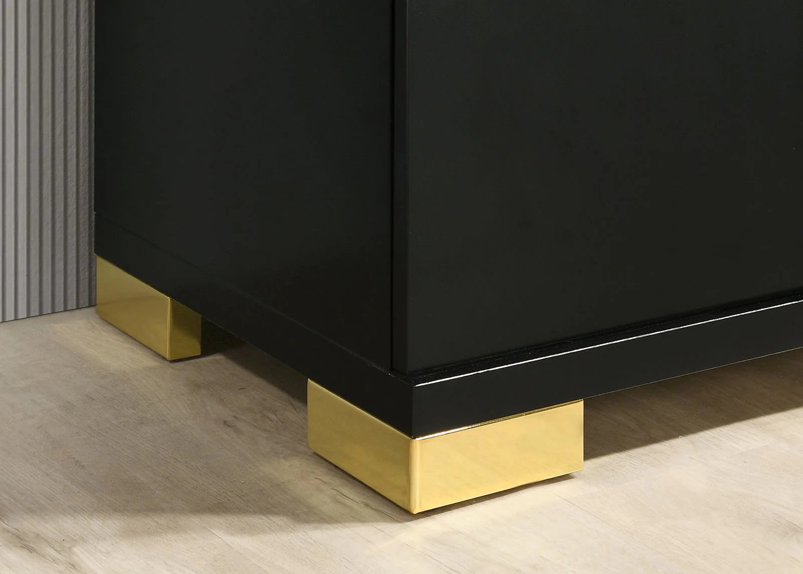 Lillestrom Full Bed, Black/Gold - Image 7