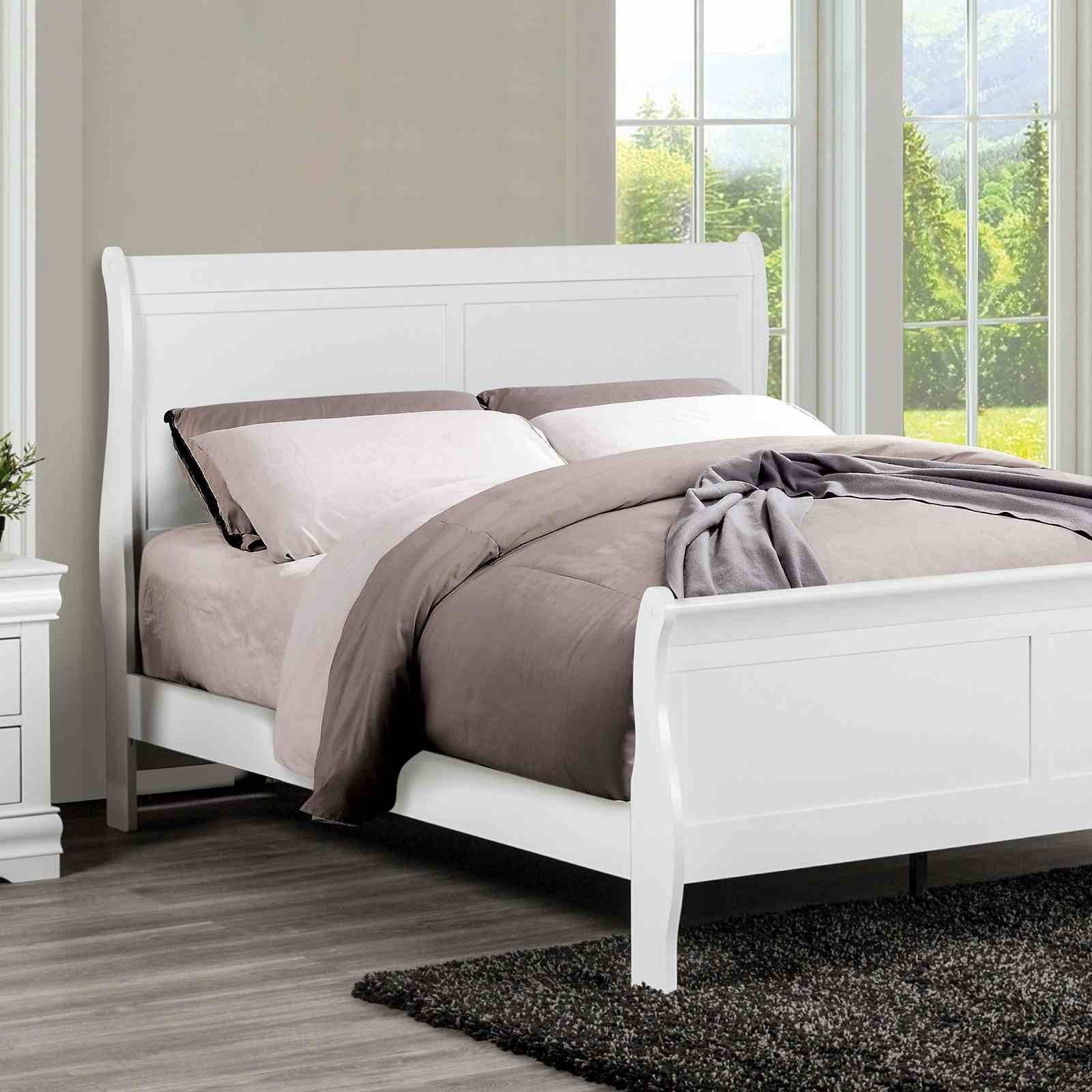 Louis Philippe 5 Pc. Queen Bedroom Set w/ 2NS