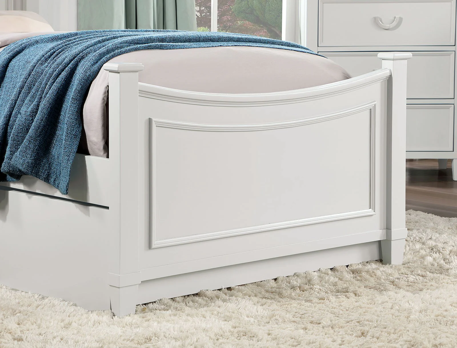 Lycoris 4 Pc. Full Bedroom Set - Image 3