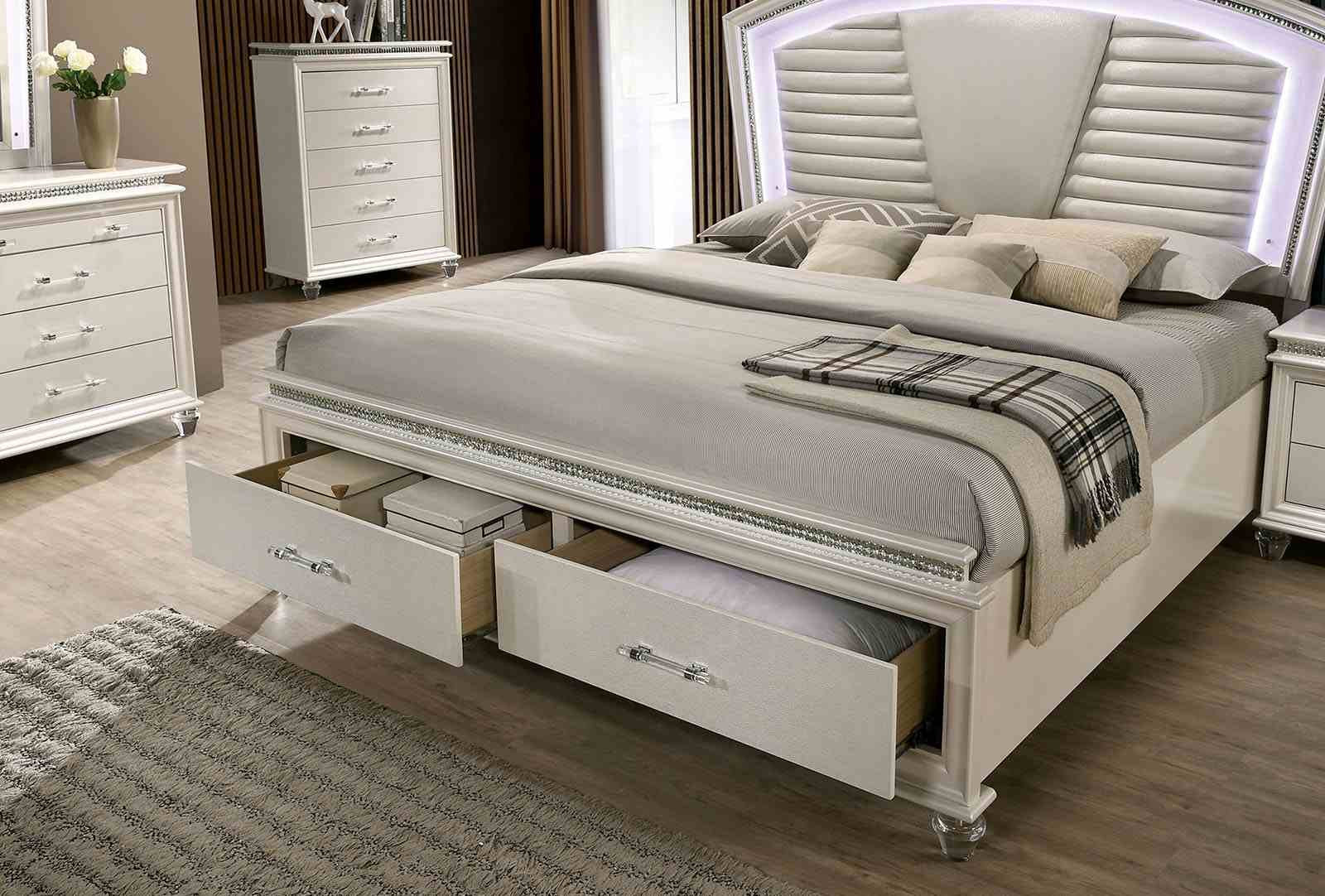 Maddie E.King Bed, Pearl White - Image 2