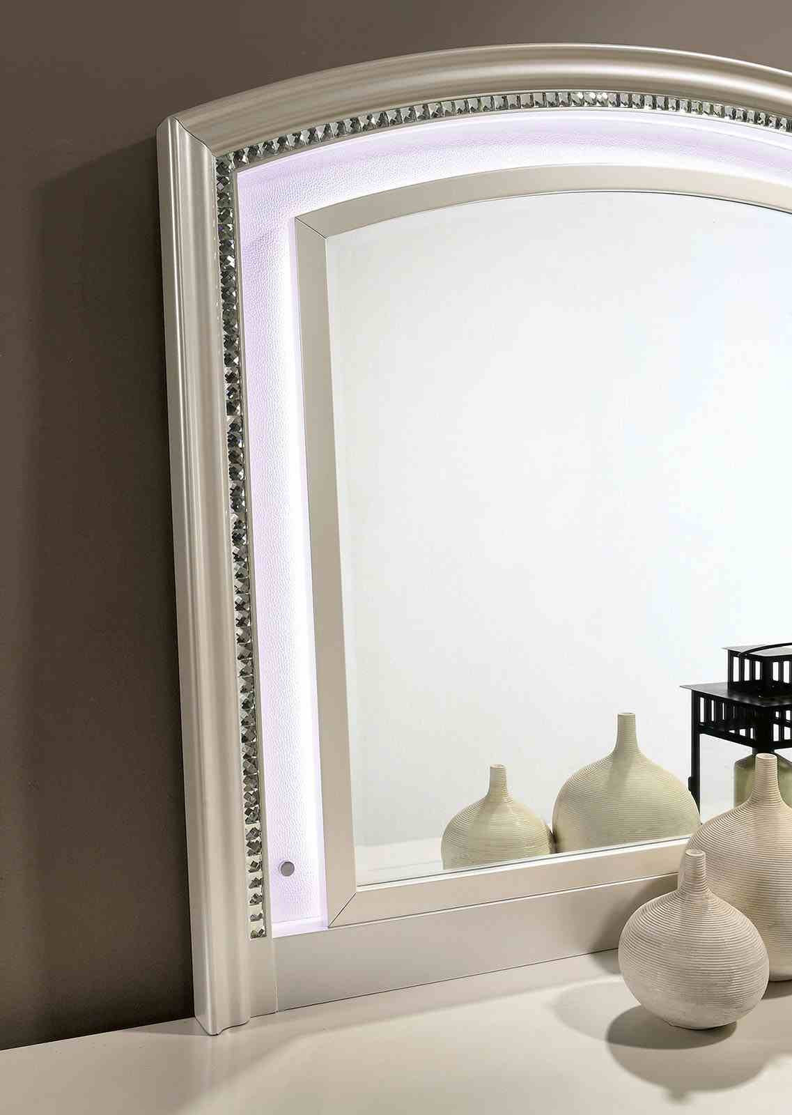 Maddie E.King Bed, Pearl White - Image 5