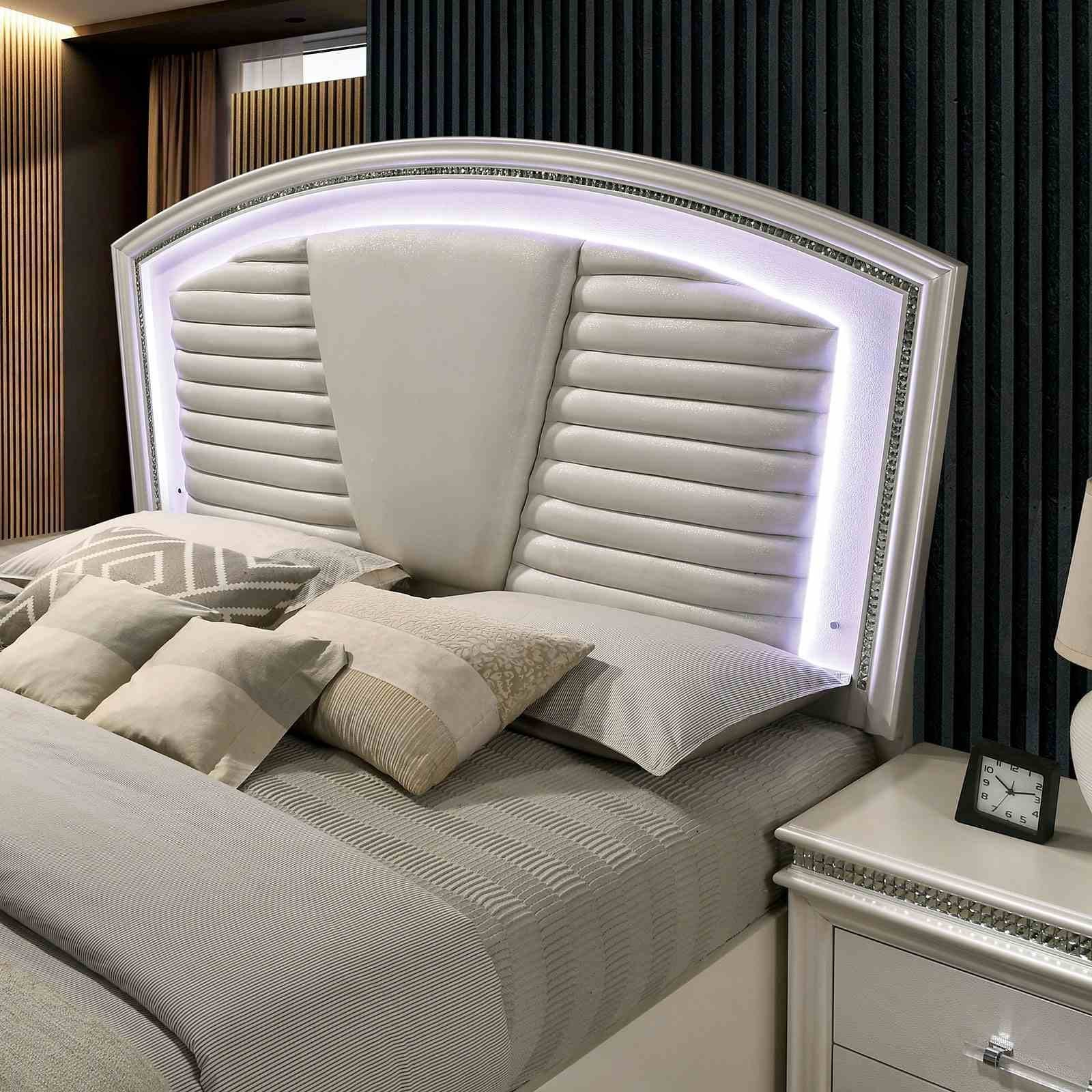 Maddie Queen Bed, Pearl White - Image 4