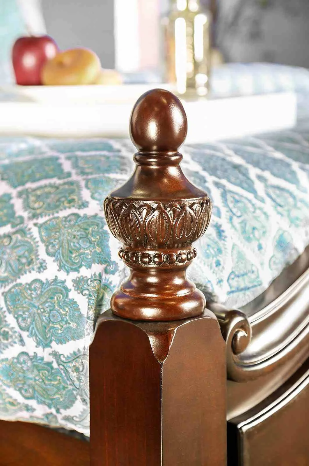 Mandura E.King Bed, Cherry - Image 2