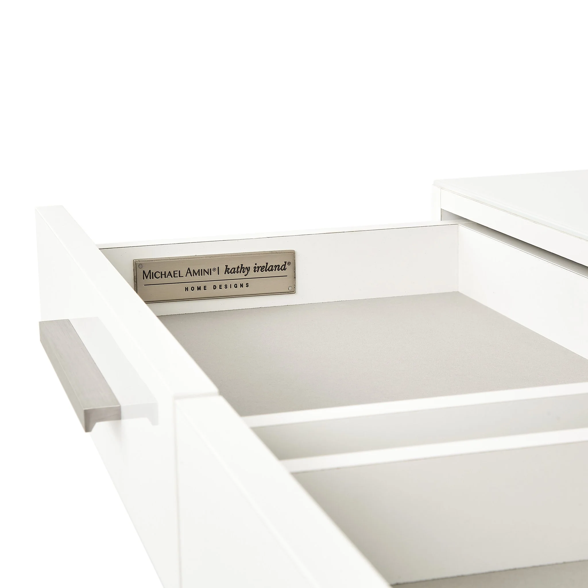 Marquee 7-Drawer Chest - Cloud White - Image 17