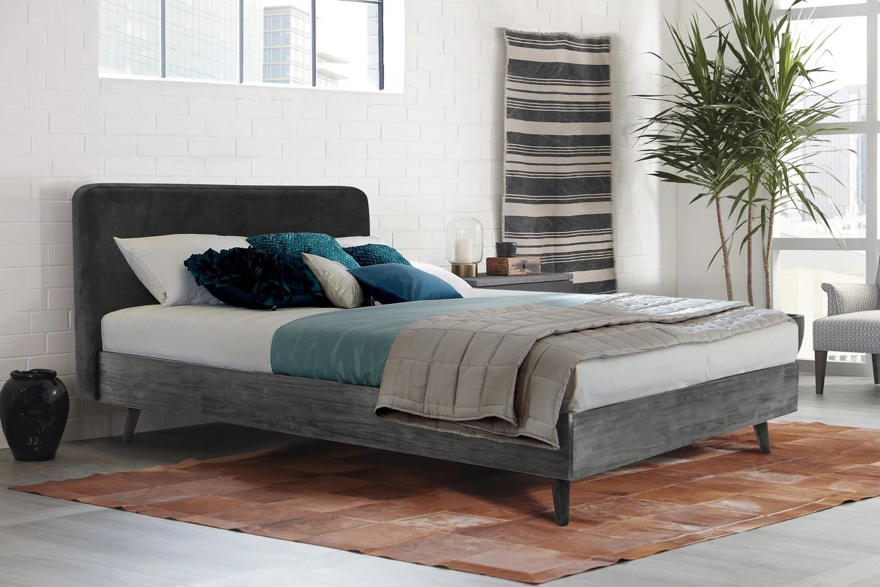 Mohave Mid-Century Tundra Gray Acacia King Platform Bed - Image 7