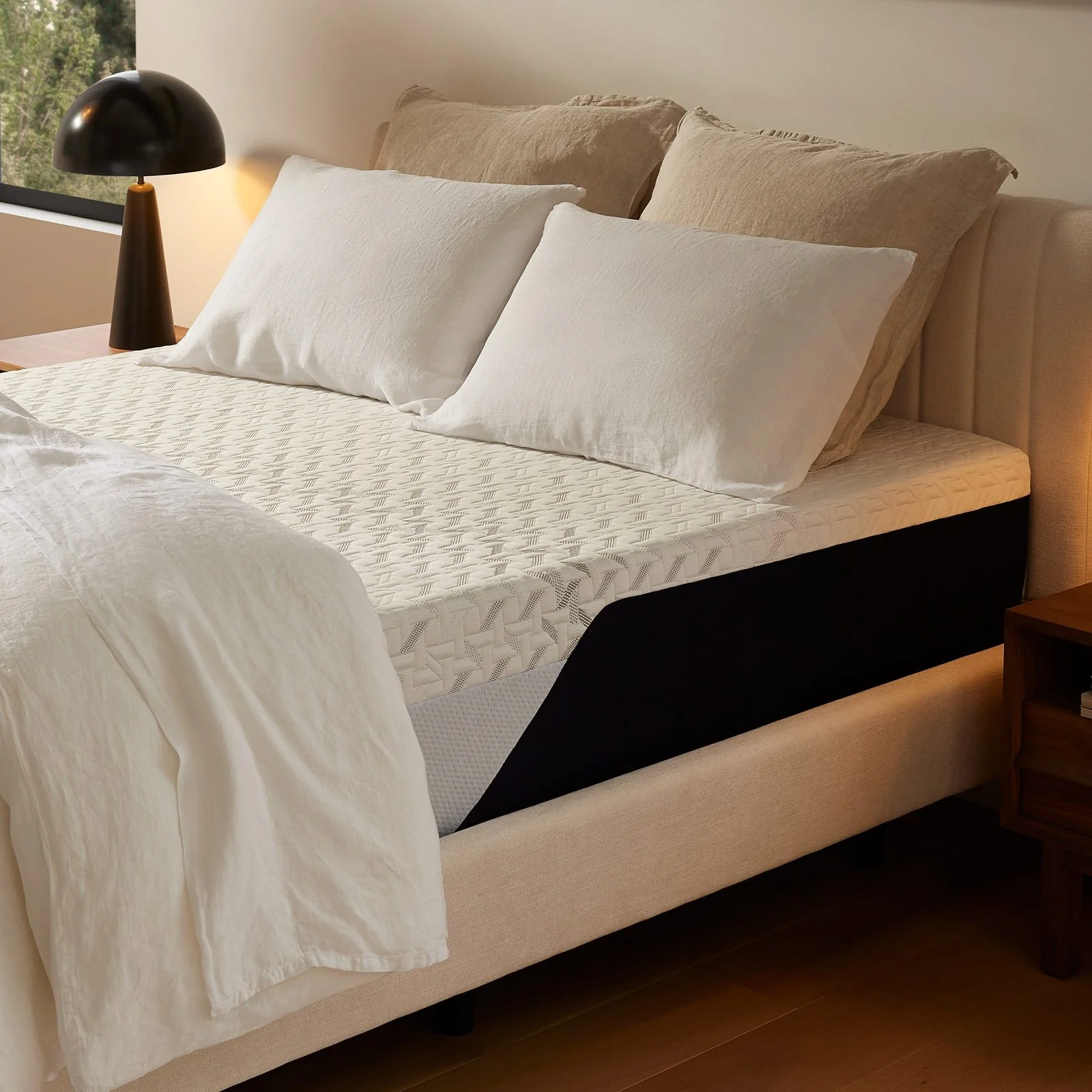 Nectar Foam Classic 5.1 White Queen Mattress - Image 2